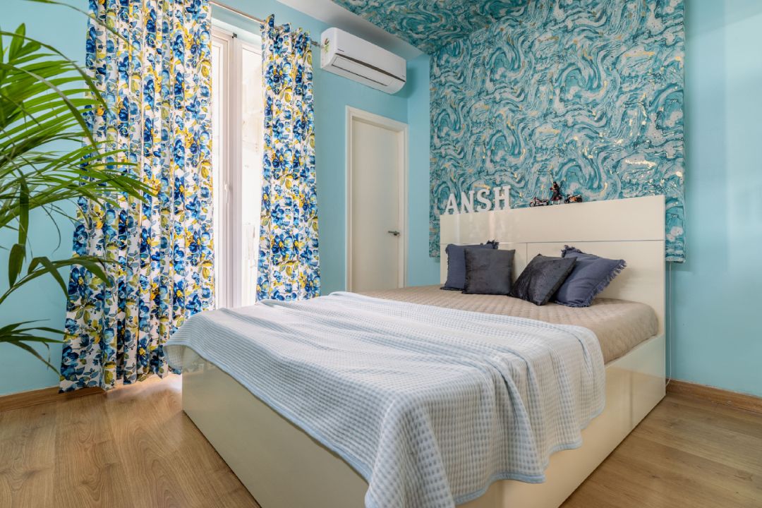 Contemporary Blue Boys Room Design With Wallpaper