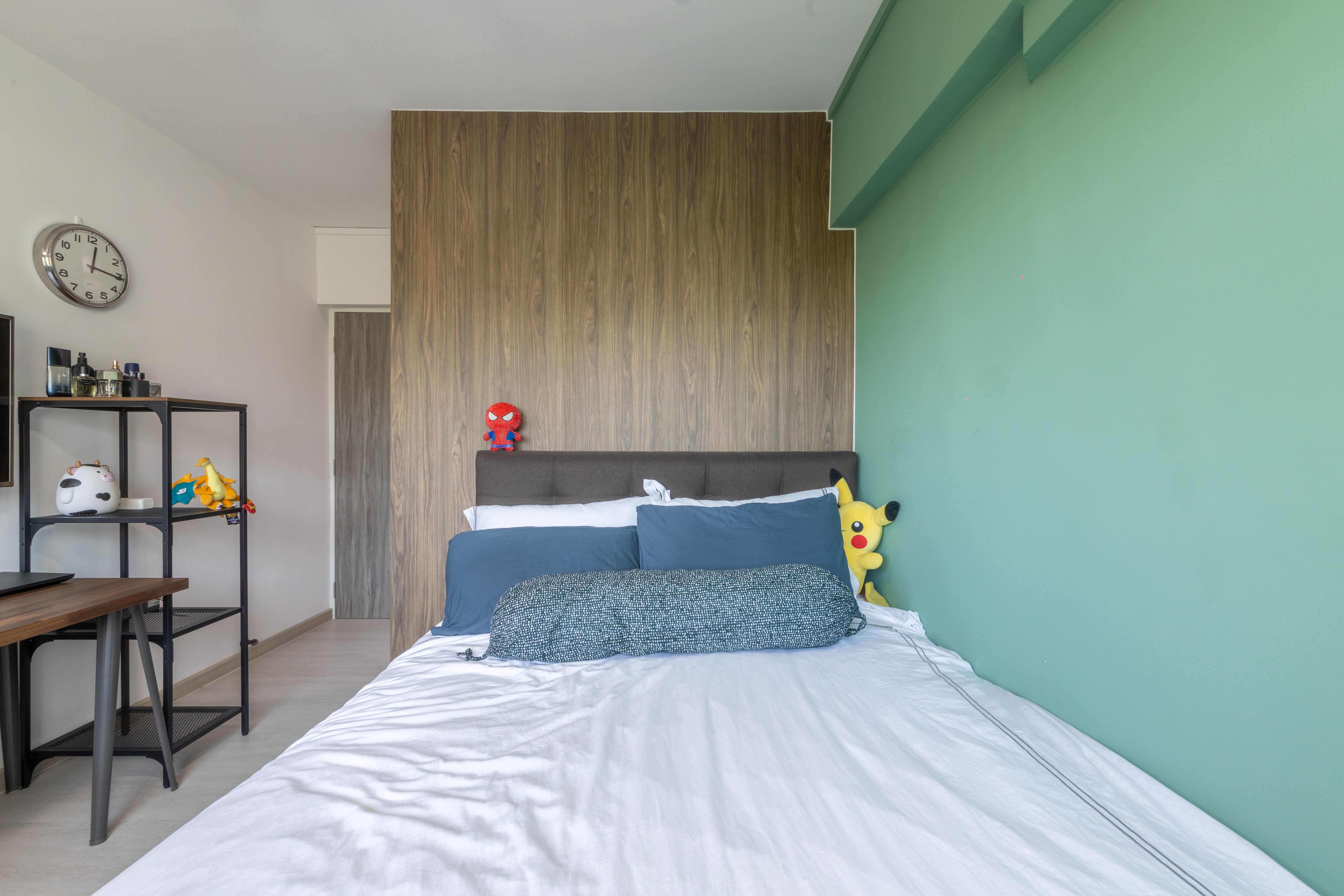 Minimalist Interior Design With Sea Green Wall And Cosy Double Bed
