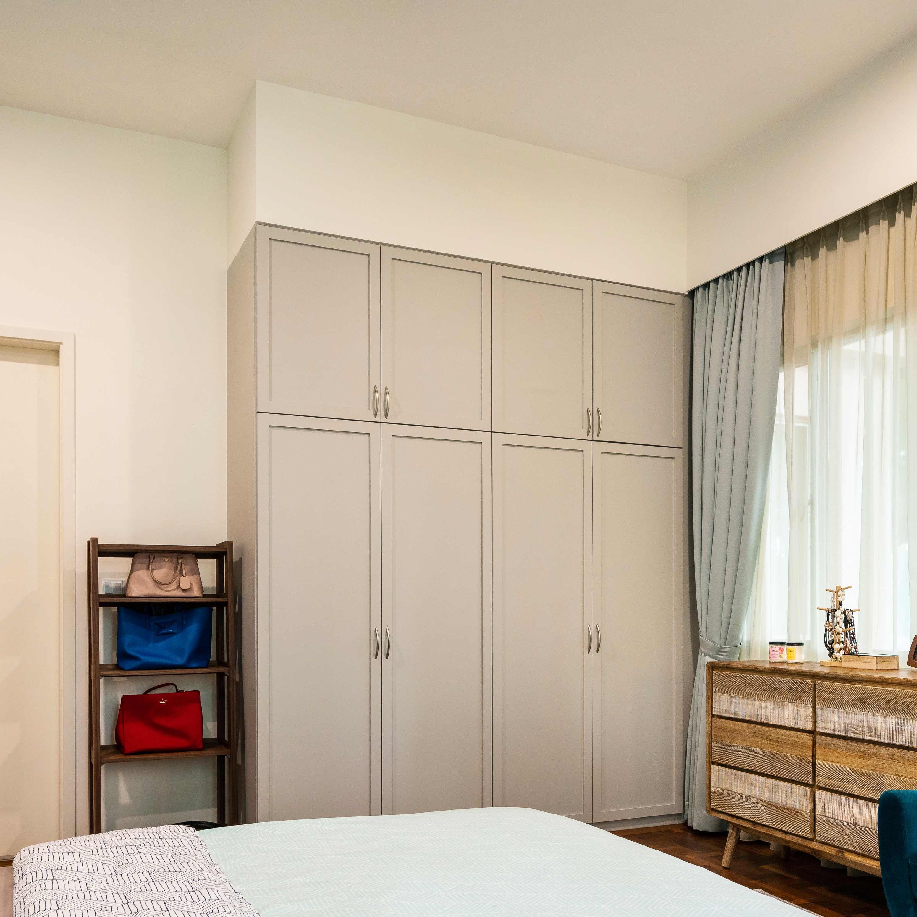 4-Door Grey Wardrobe Design For Modern Bedrooms