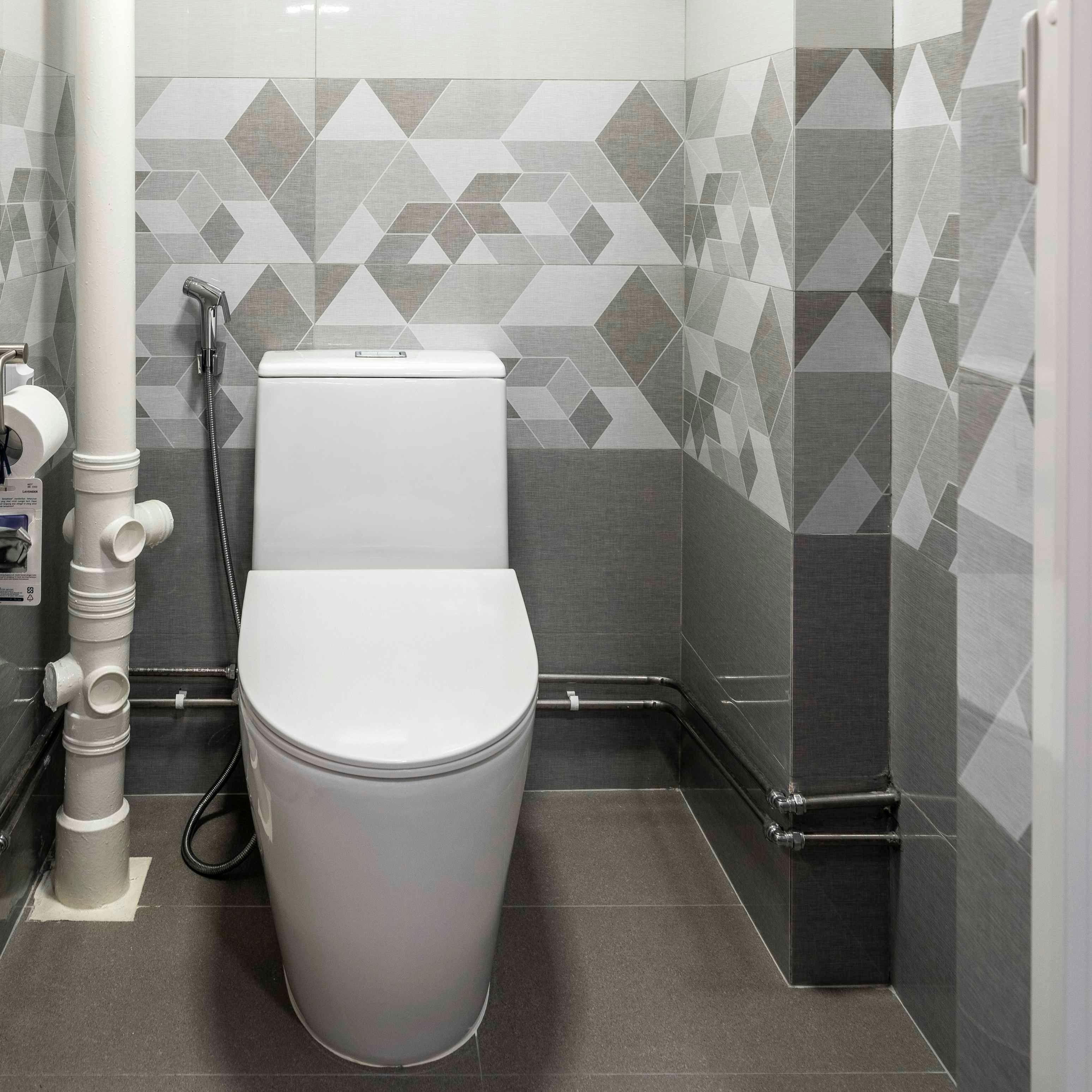 Modern Grey And White Porcelain Bathroom Tiles Design