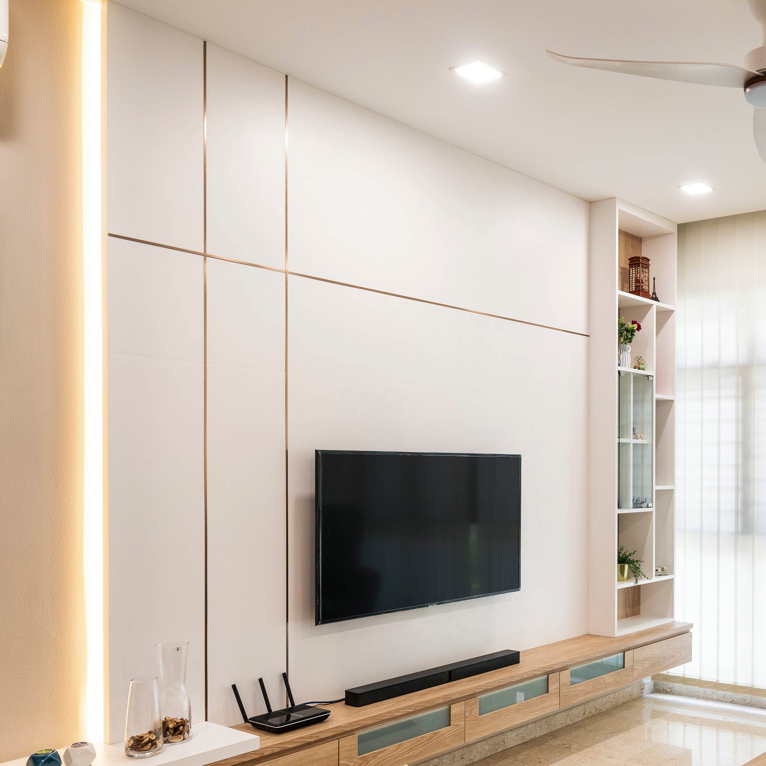 Modern White Wall Design With Panelling