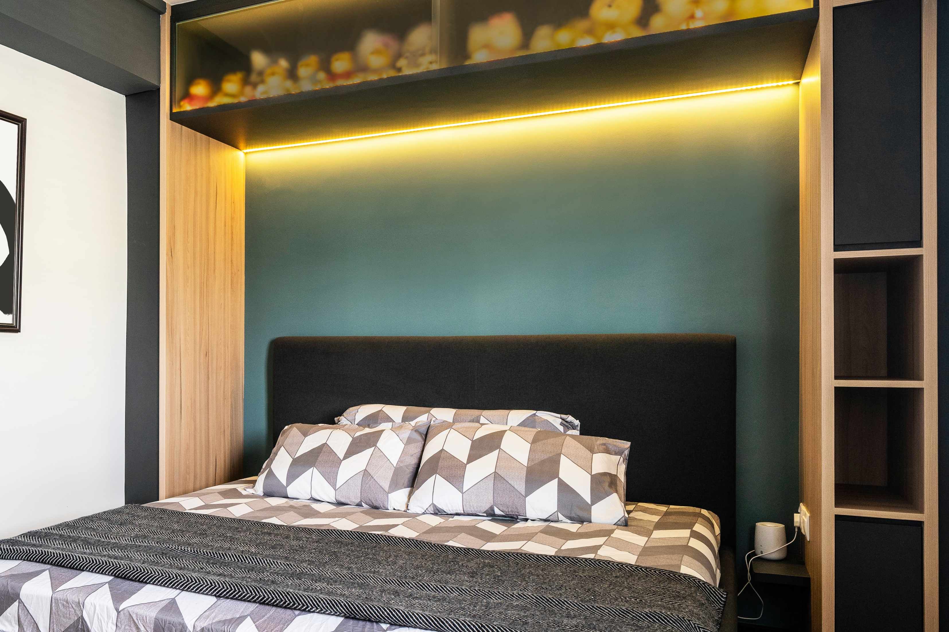 Modern White And Blue Wall Design With Cove Lights