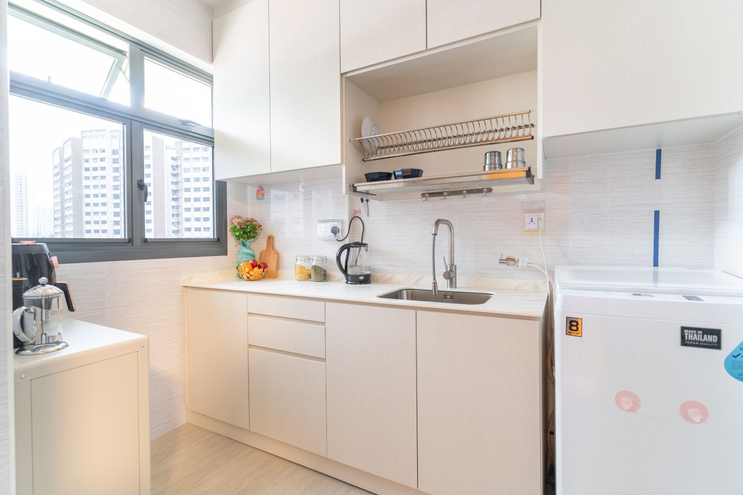 Scandinavian Interior Design For Kitchens With A White Backsplash