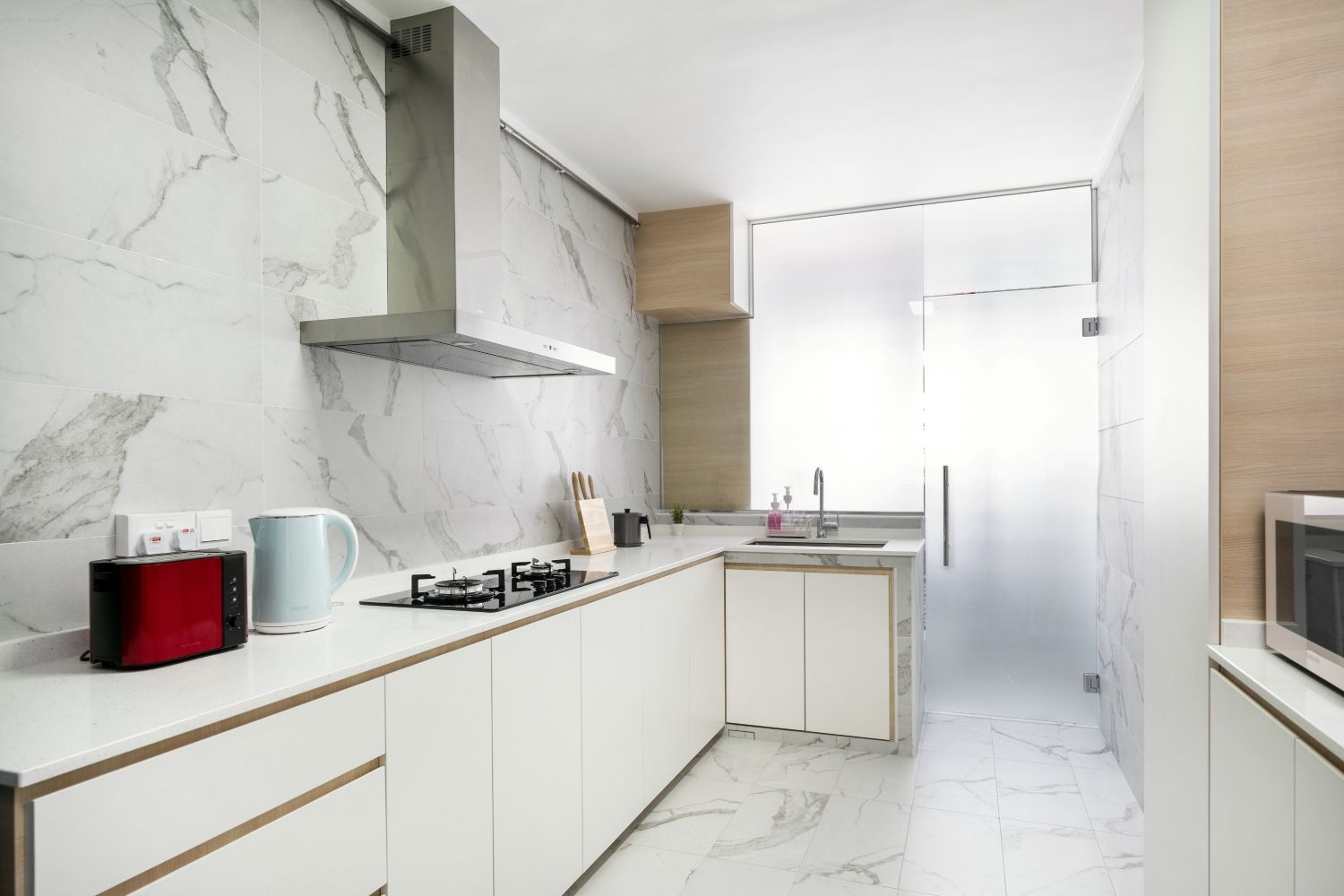 Scandinavian Design For Kitchens With White Marble Wall Dado