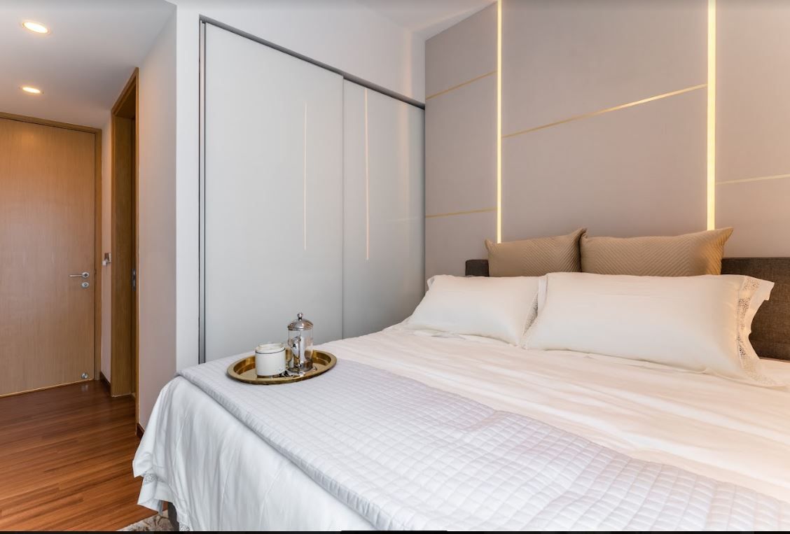 Mid-Century Modern Master Bedroom Design With Integrated Wardrobe
