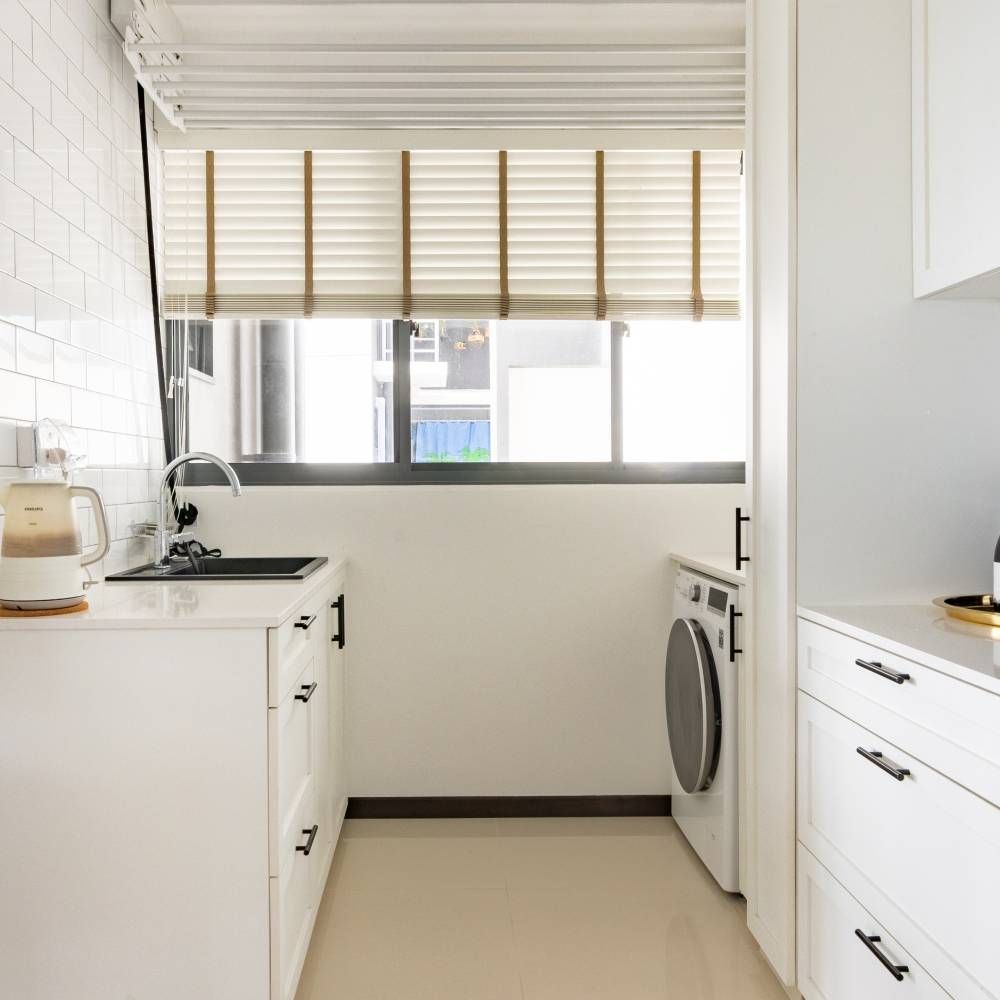 Single Bowl Top Mount Black Quartz Sink | Livspace