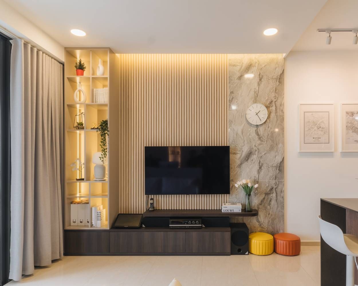 Contemporary SIngle-Layered Ceiling Design For TV Units