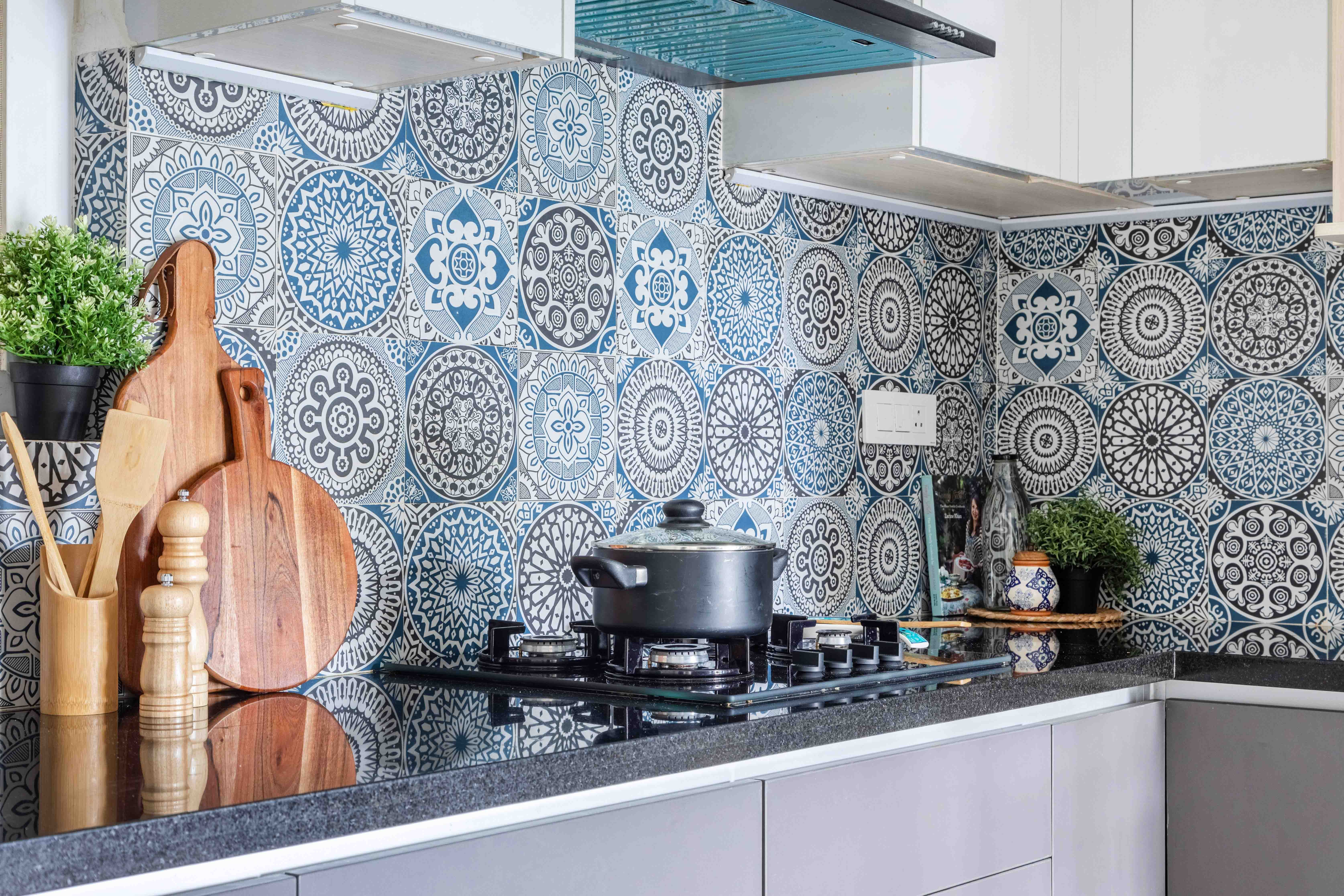 Modern Blue Ceramic Moroccan Tile Design With Grid Pattern