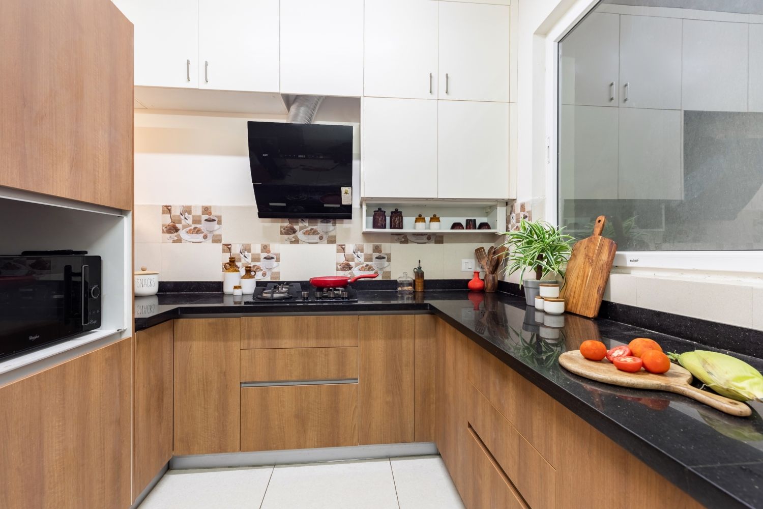 Modern U-Shaped Kitchen Cabinet Design With Black Granite Countertop