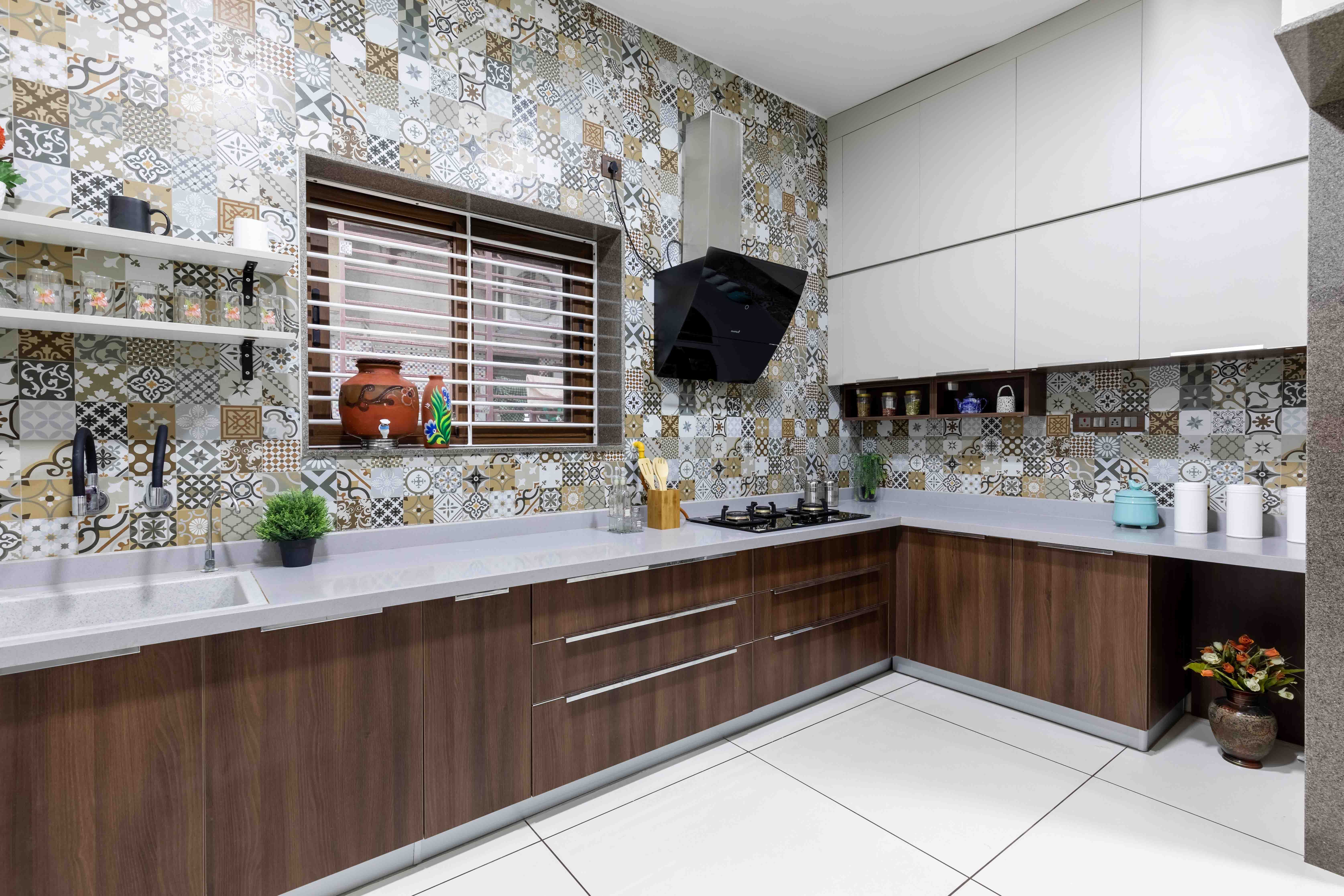 Contemporary L-Shape Kitchen Design with Amati PC Base Unit