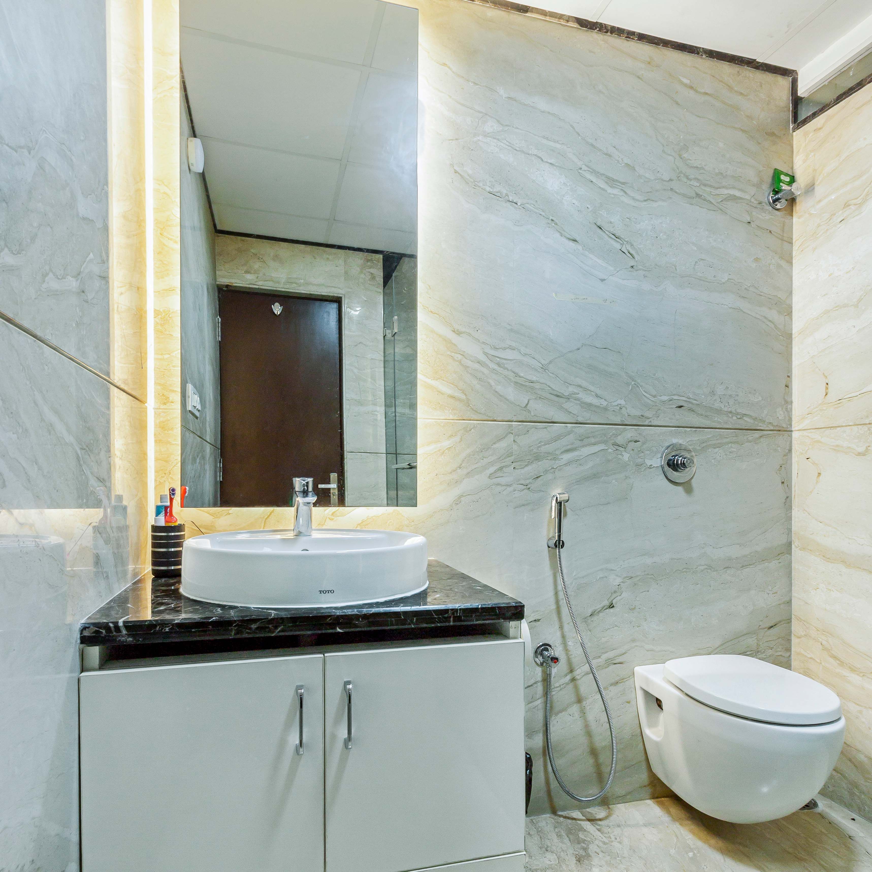 Small Bathroom Idea With White Marble Wall Tiles