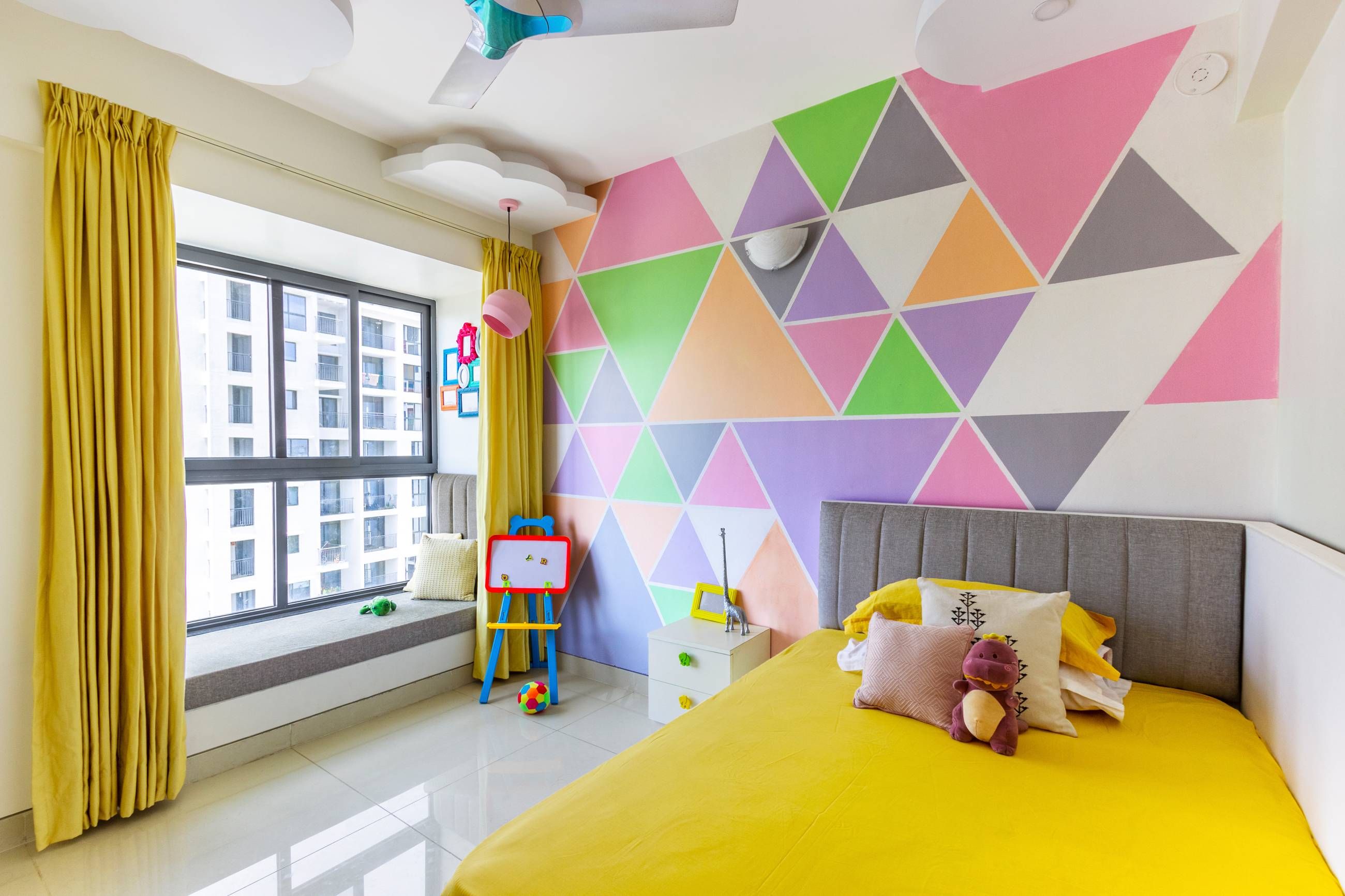 Modern Kids Bedroom Design With Geometric Patterned Multicolour Wall Design