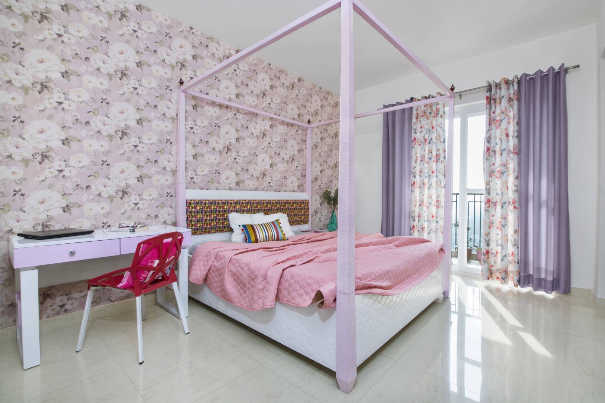 Modern Pink And White Kid's Room Design