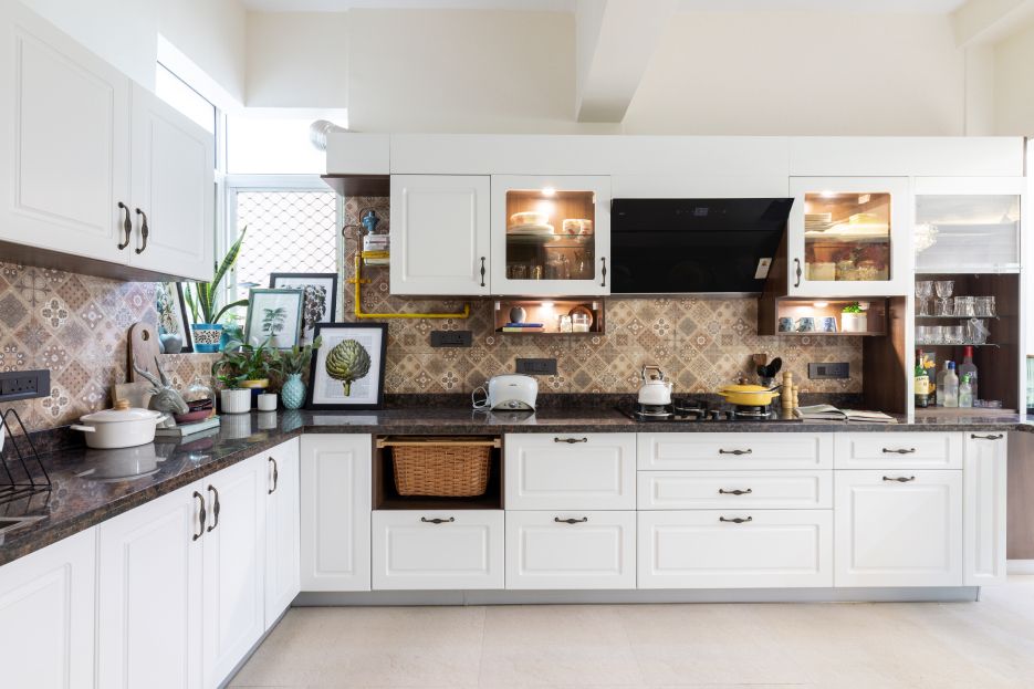 Classic Open Kitchen Design With A Granite Countertop