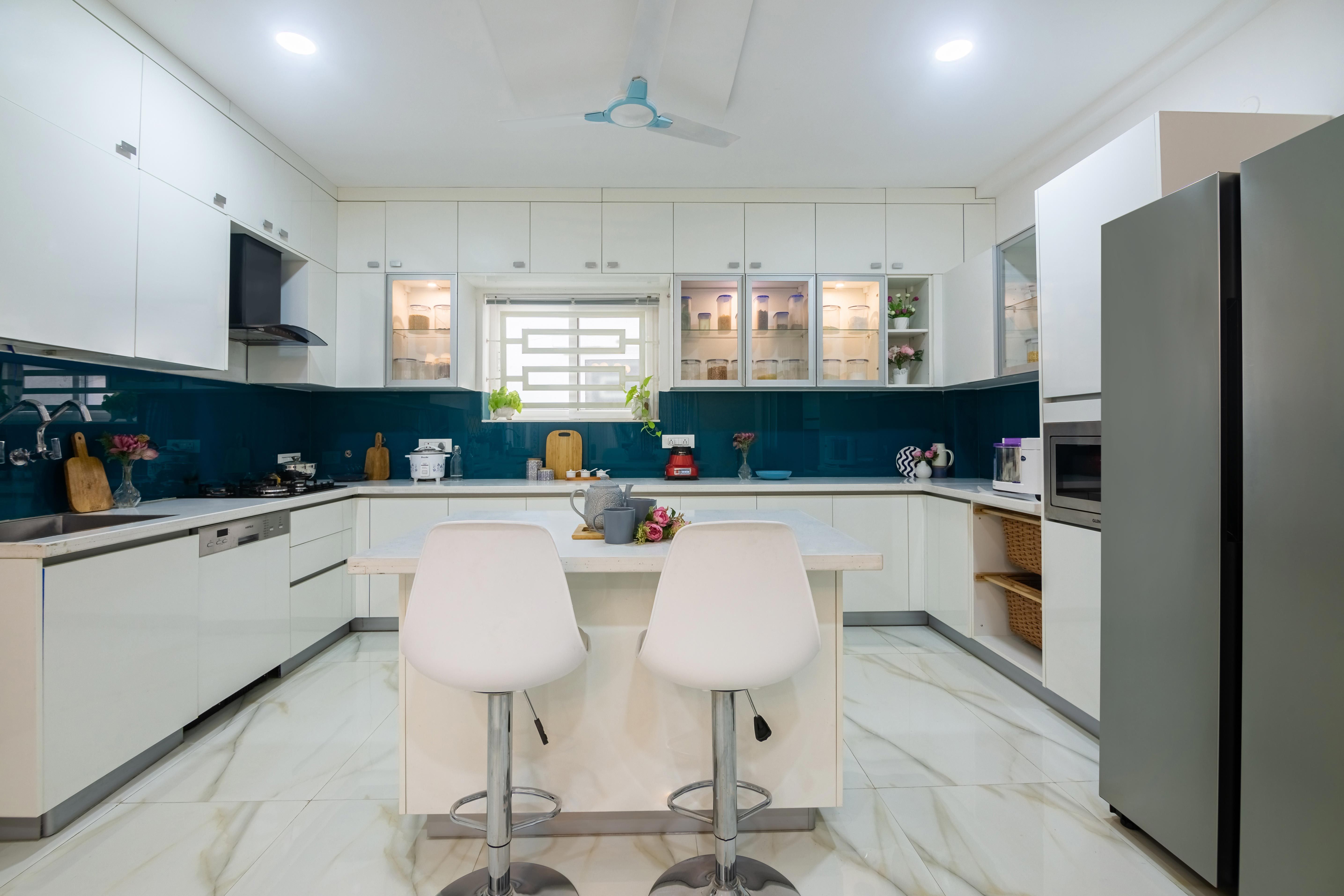 Modern Modular White Island Kitchen Design With A Quartz Countertop