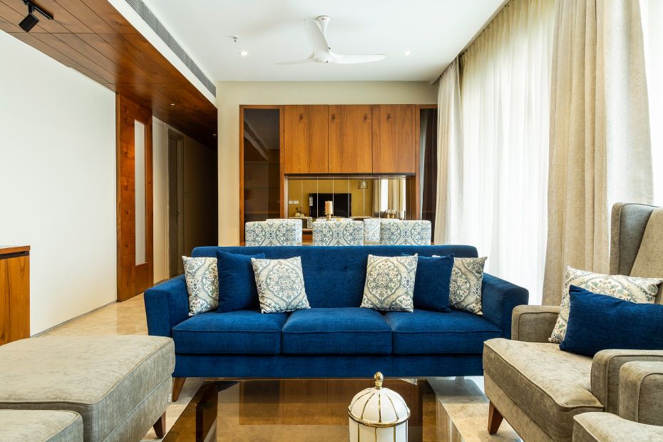 Contemporary Living Room Design With A Spacious Crockery Unit