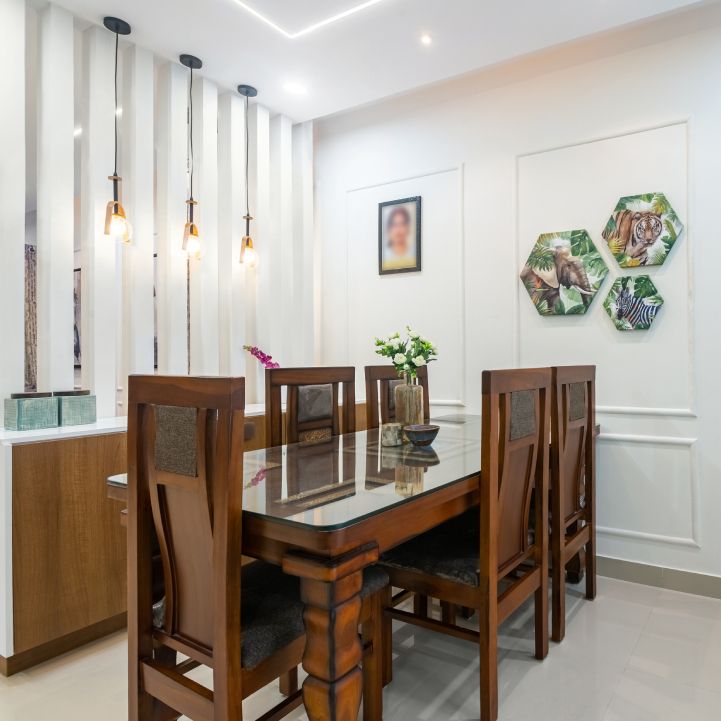 Modern 5-Seater Dining Room Design With Wooden Chairs