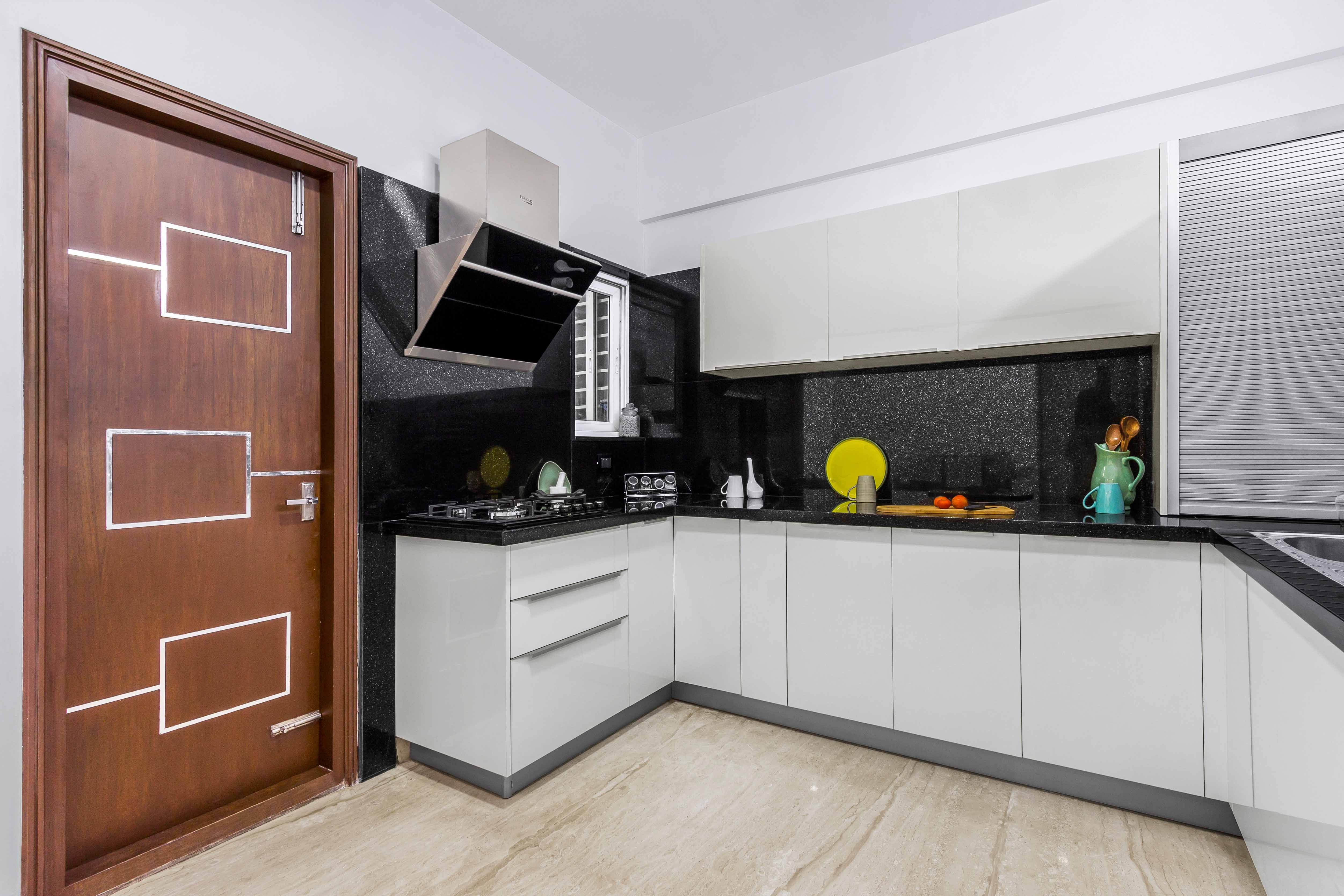 Modern High Gloss U Shaped Modular Kitchen Design In Frosty White