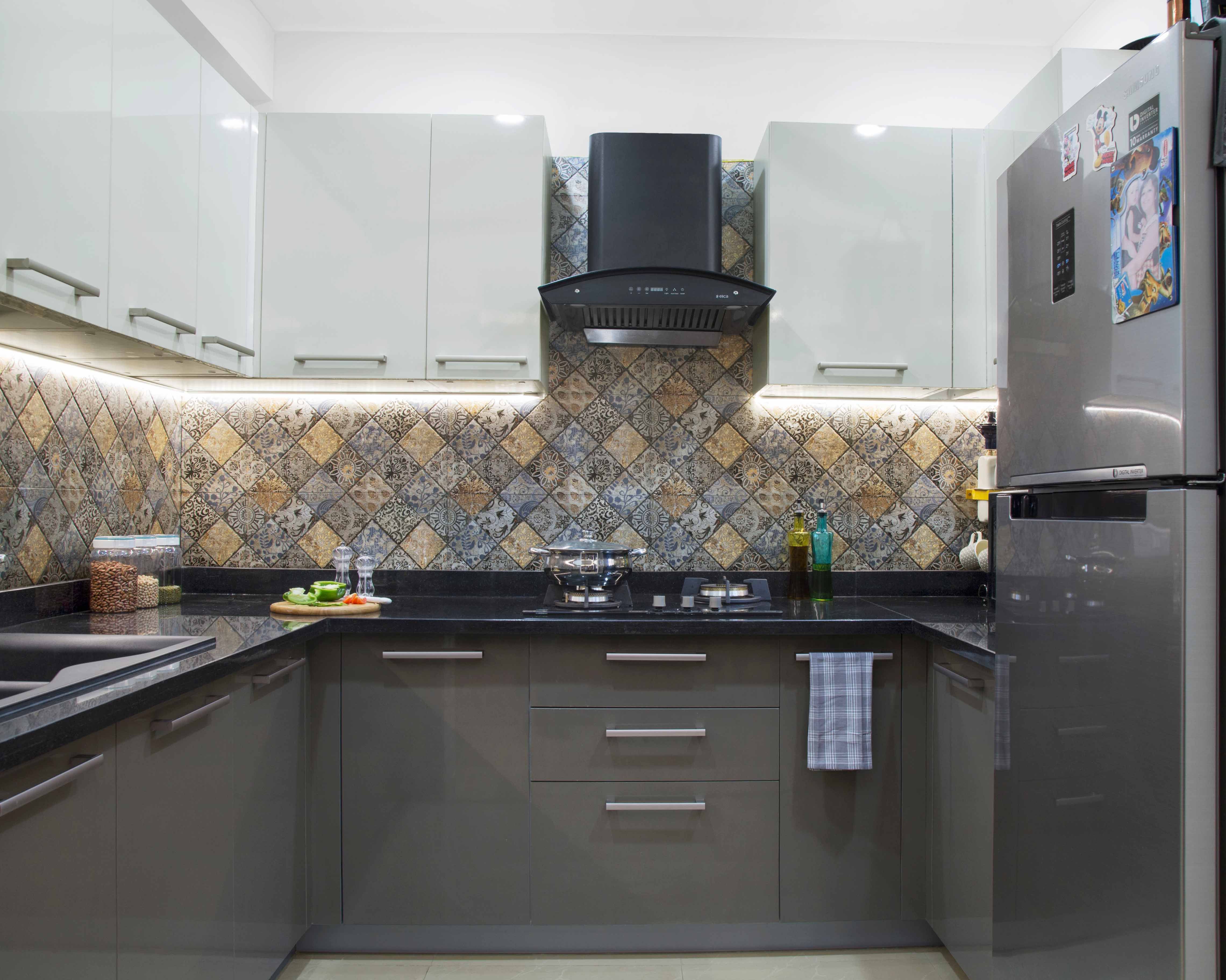Modern Grey And White Modular U-Shaped Kitchen Design With Diamond-Shaped Backsplash