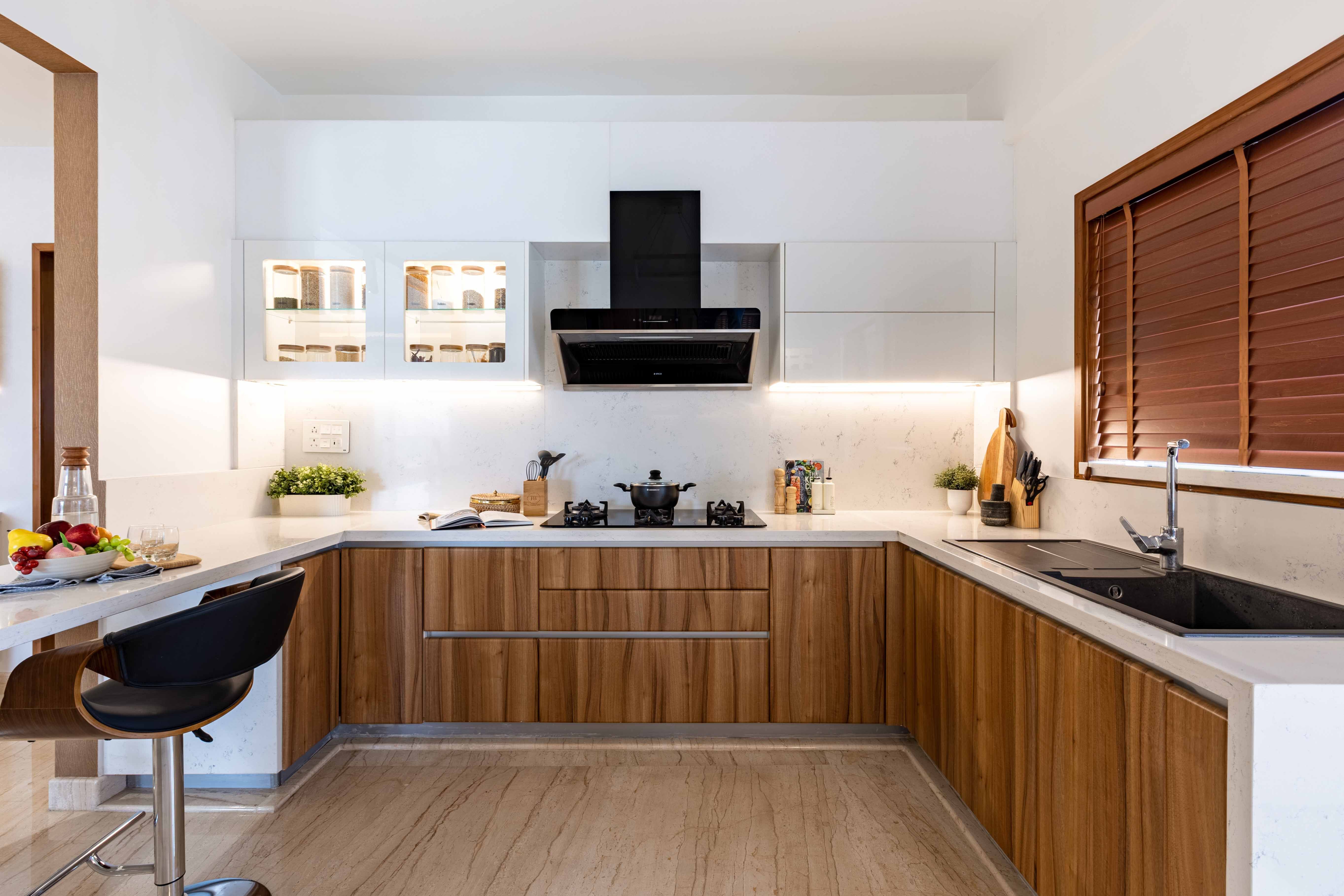 Mid-Century Modern U Shaped Kitchen Design With Quartz Countertop