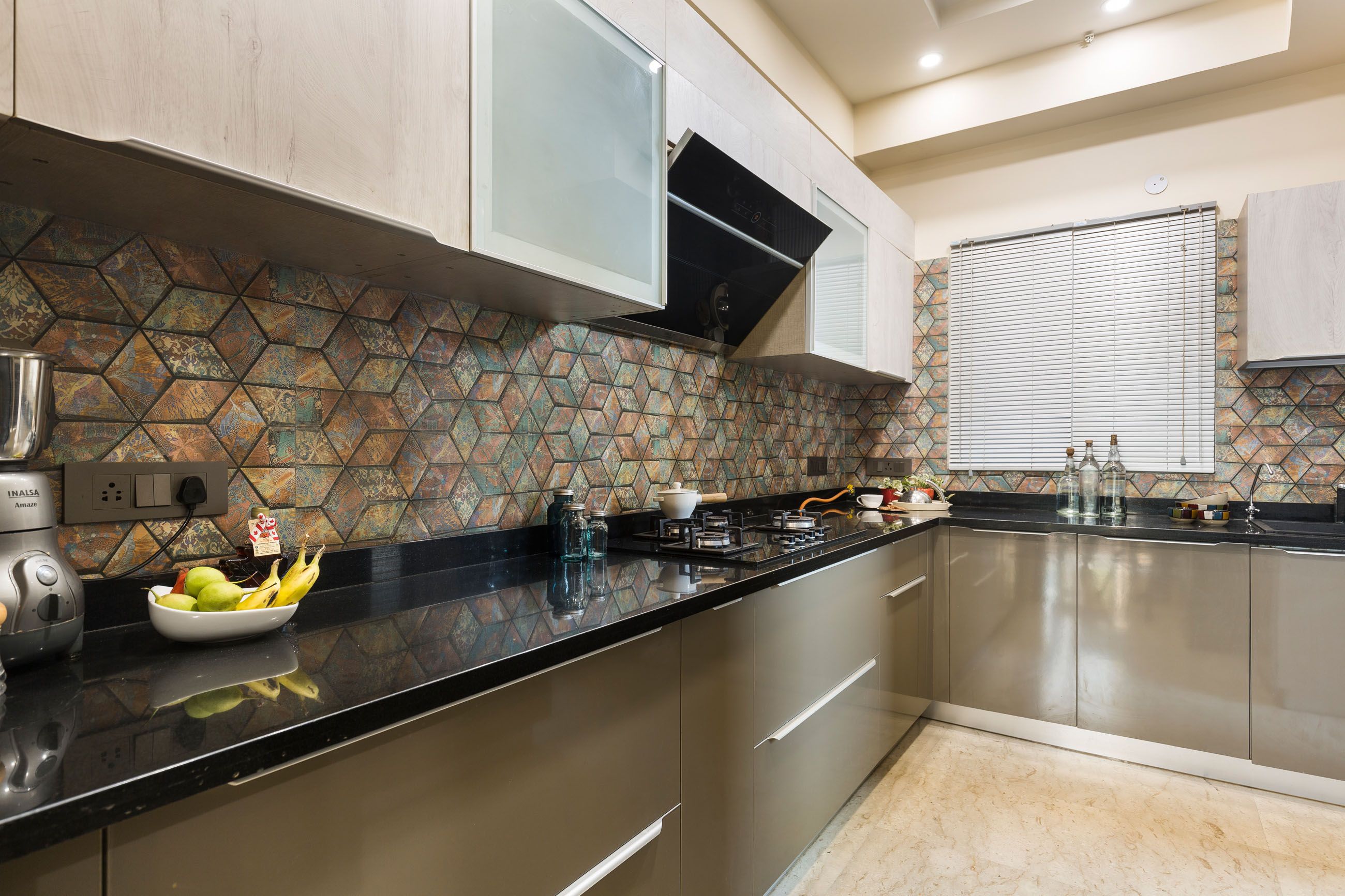 Modern Modular L Shaped Kitchen Design With Multicoloured Geometric Backsplash