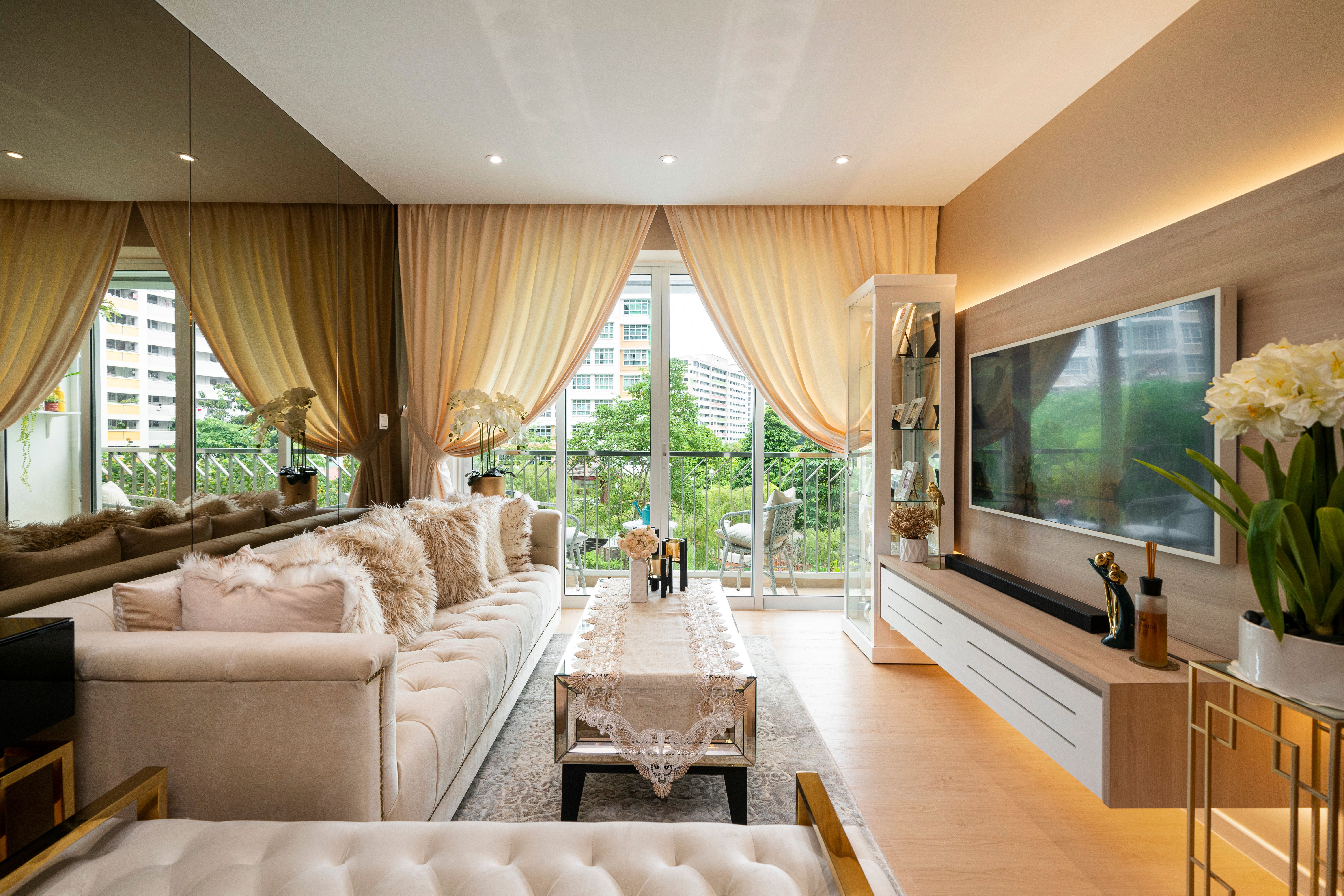 Multi-Functional Classic Theme Spacious Living Room
