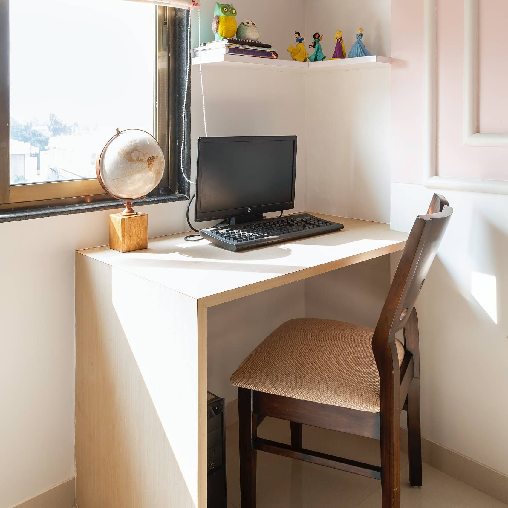 Modern Study Room Design With With Sleek Wall Shelves