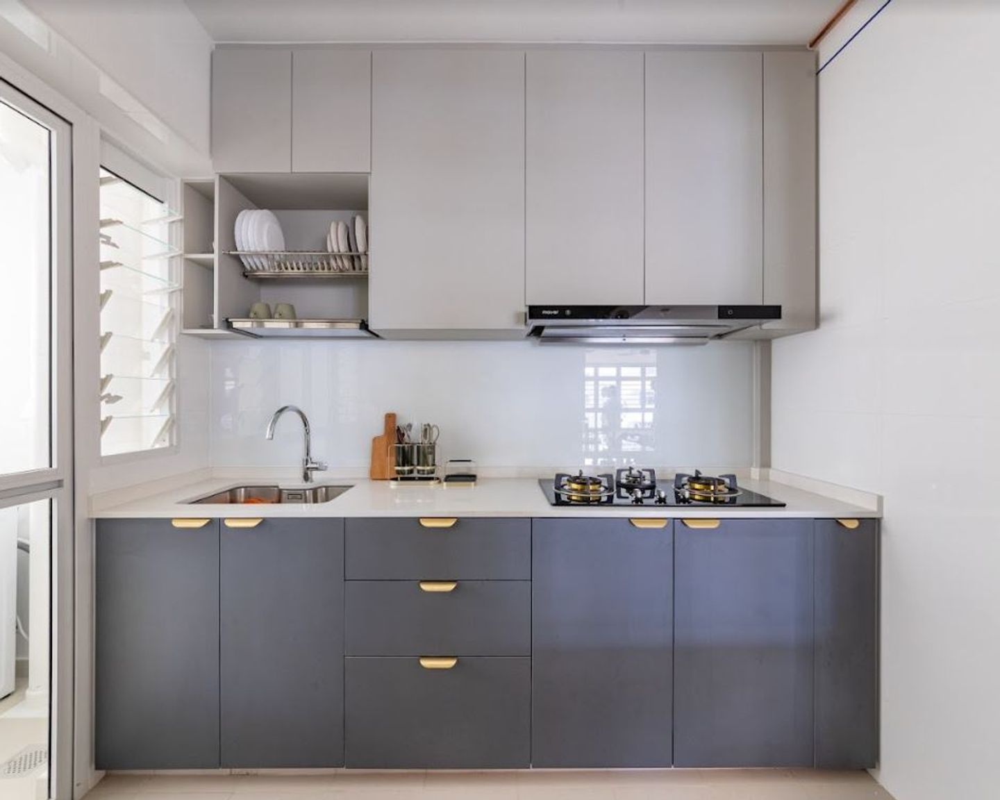 Spacious Open Kitchen Design In Grey | Livspace