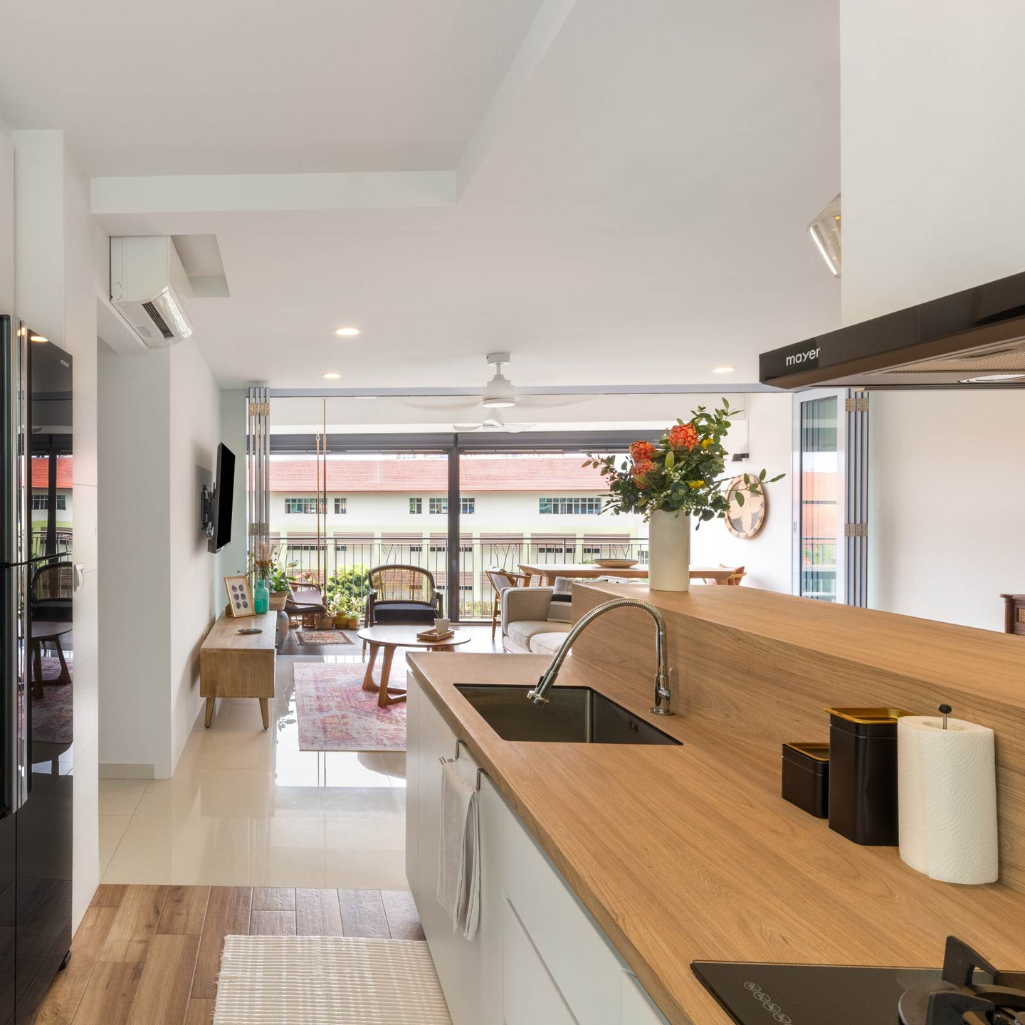 Clean White Laminate Design For Kitchens | Livspace