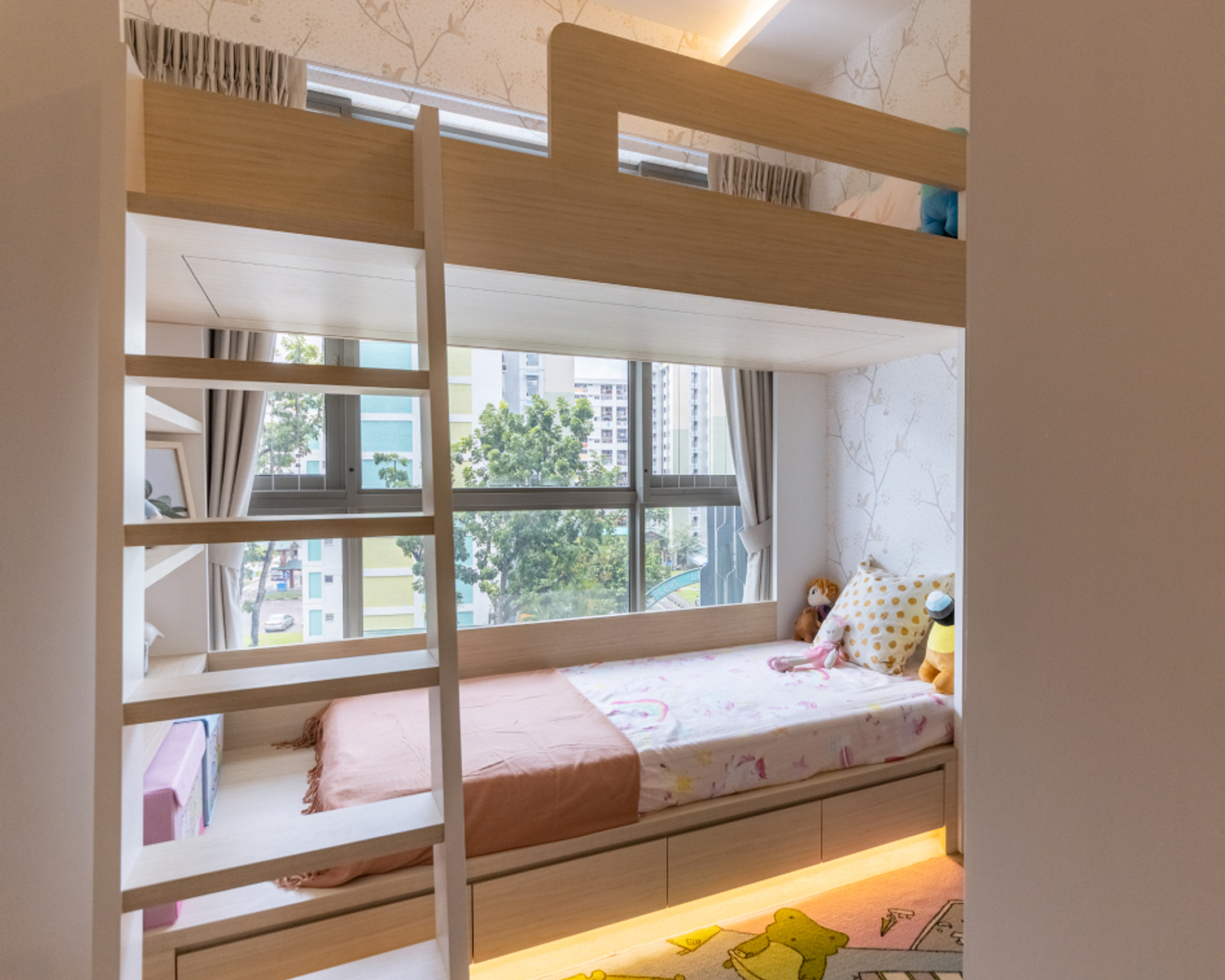 Compact Kid's Bedroom Design With Bunk Bed | Livspace