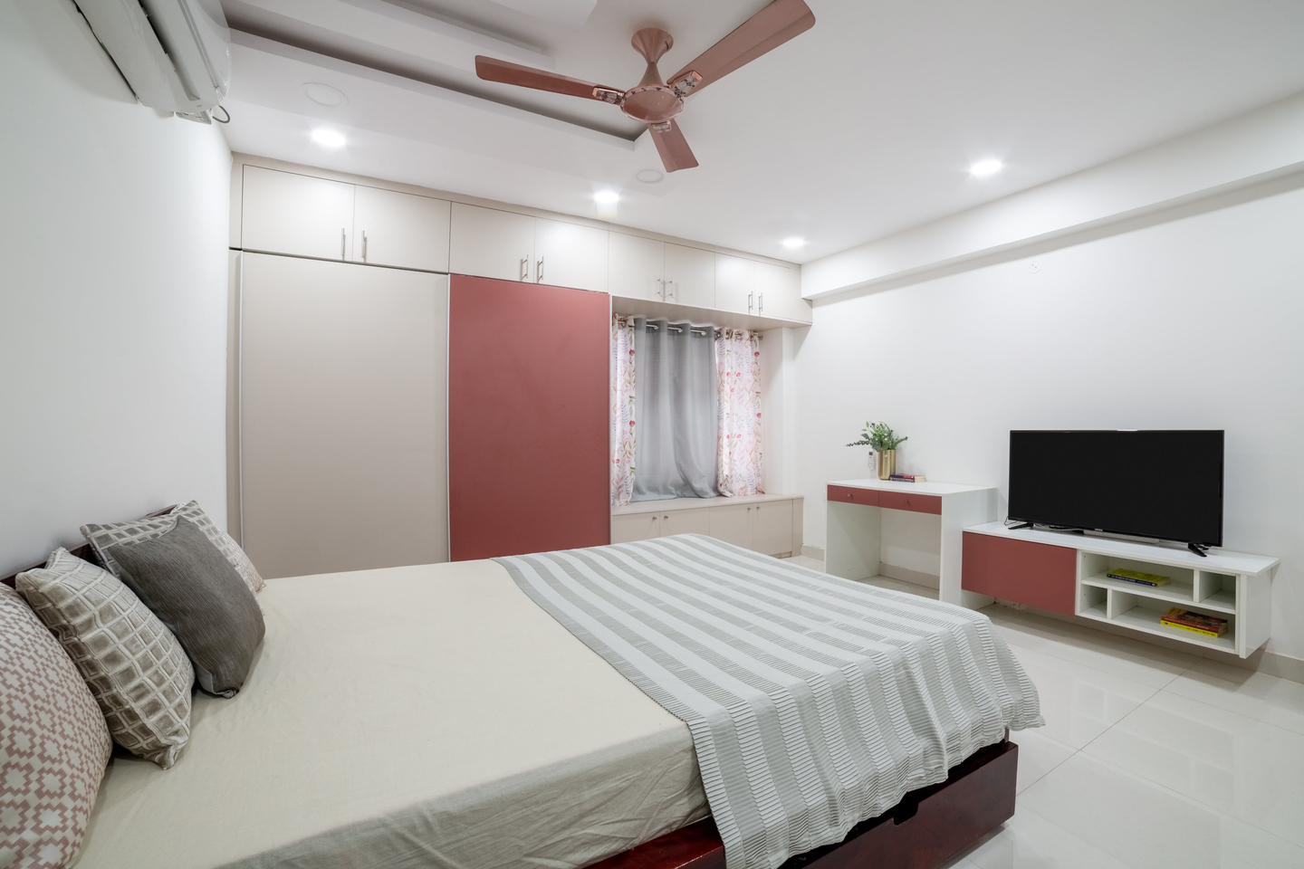 House Design For 3-BHK Flat In Hyderabad | Livspace