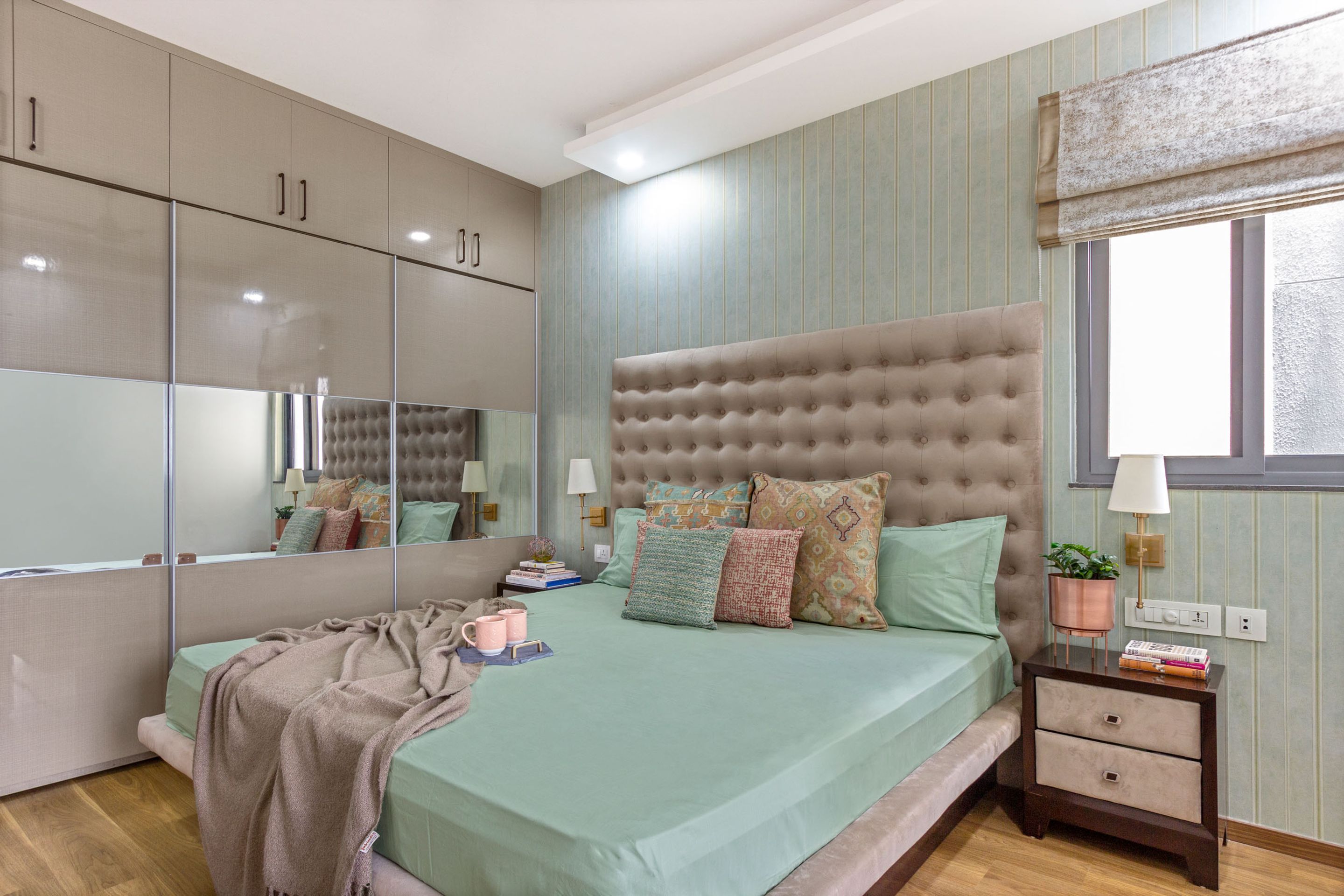 Master Bedroom Design With Light Brown Sliding Wardrobe With Mirror And ...