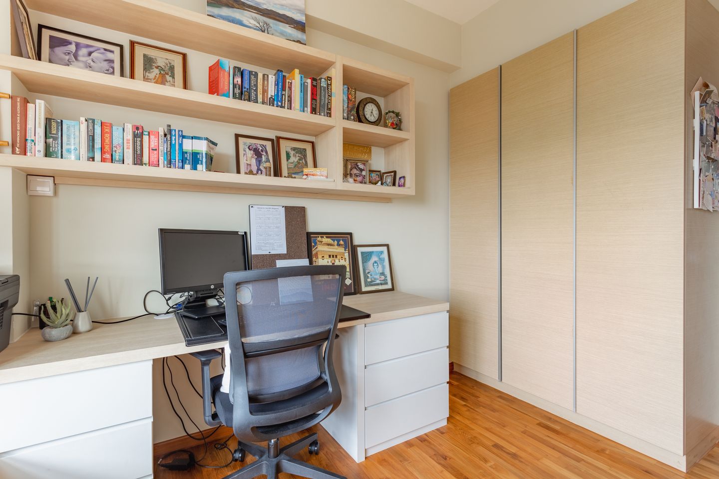 Contemporary Home Office Interior - Livspace