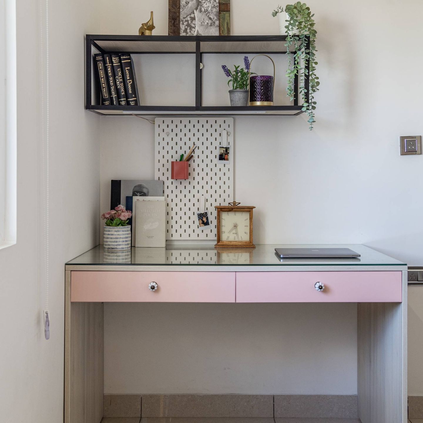 Home Office Design With Rose Granium and Doerdsospine Laminates - Livspace