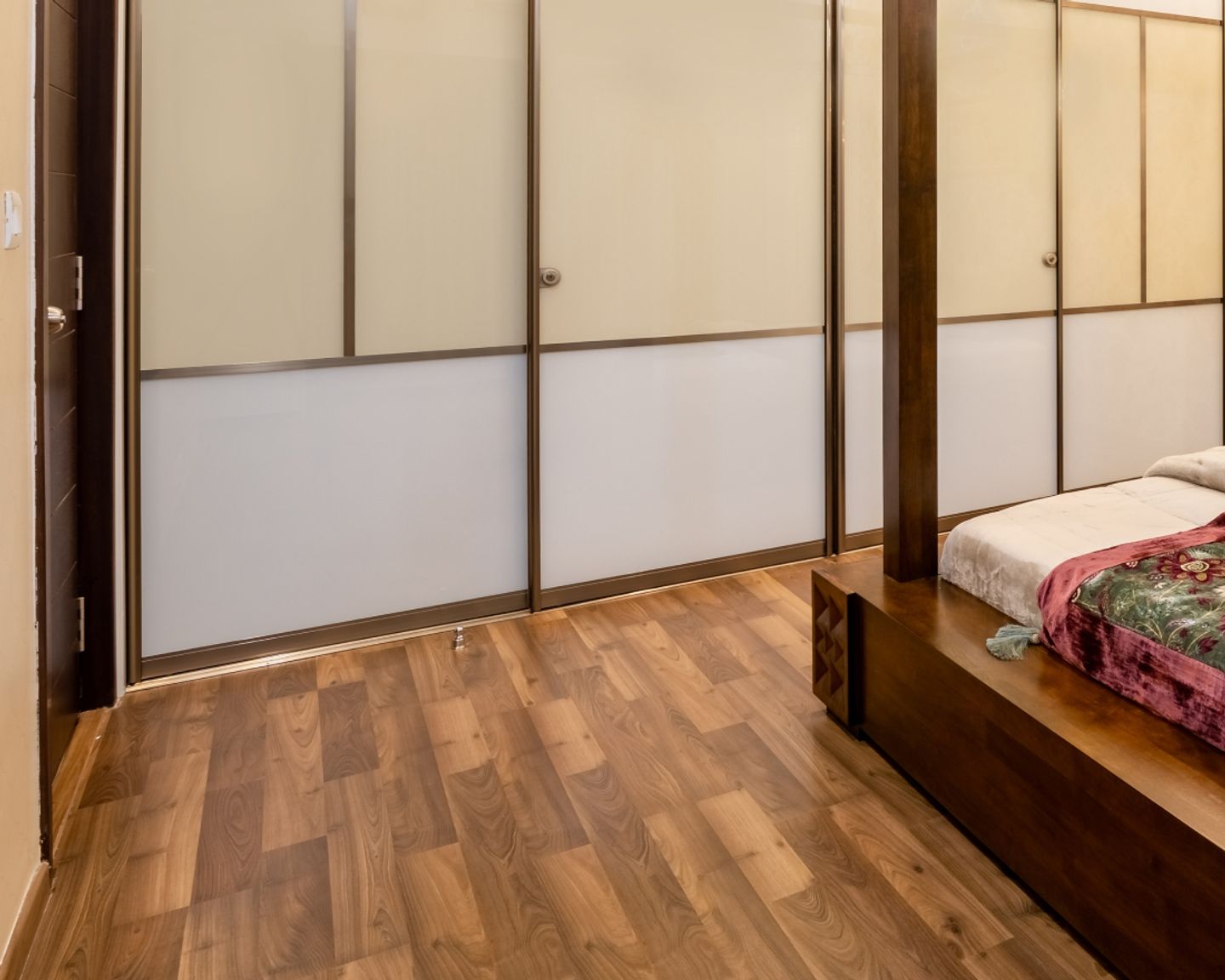 Wooden Textured Bedroom Tiles - Livspace