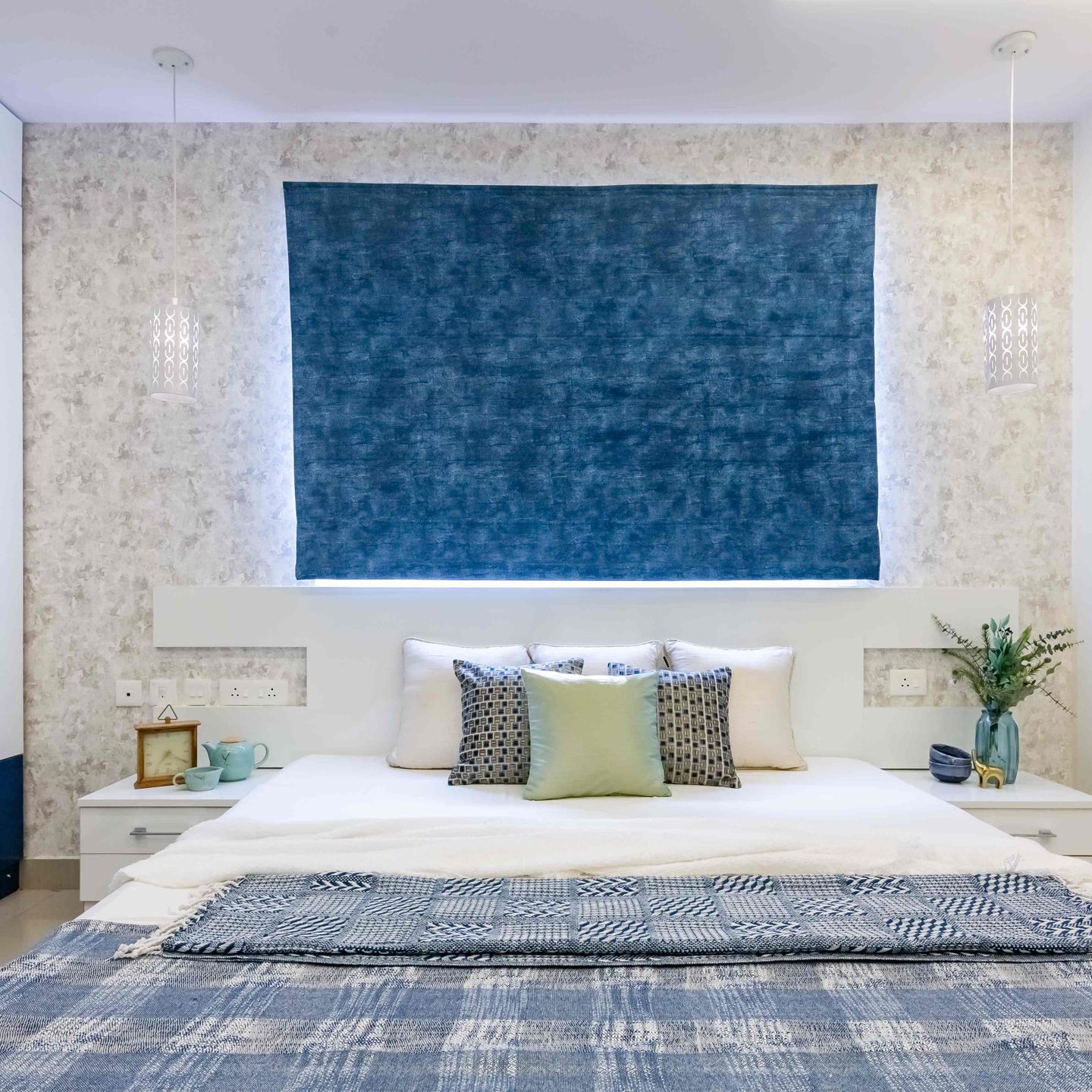 Grey Textured Wallpaper For Bedrooms - Livspace