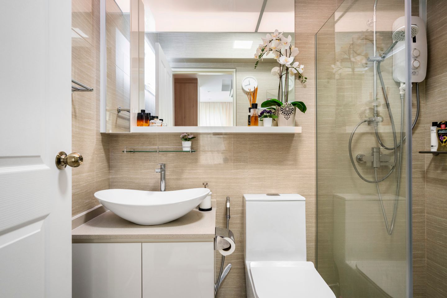 Compact Bathroom With A Contemporary Design - Livspace