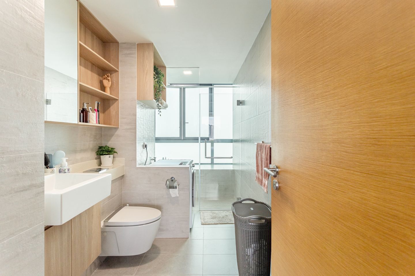 Minimal Grey Bathroom Floor Tiles Design