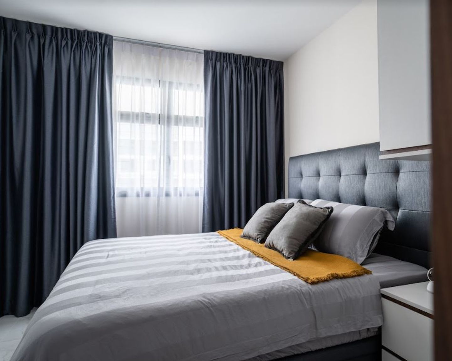Minimalist Bedroom Design In Wooden And White