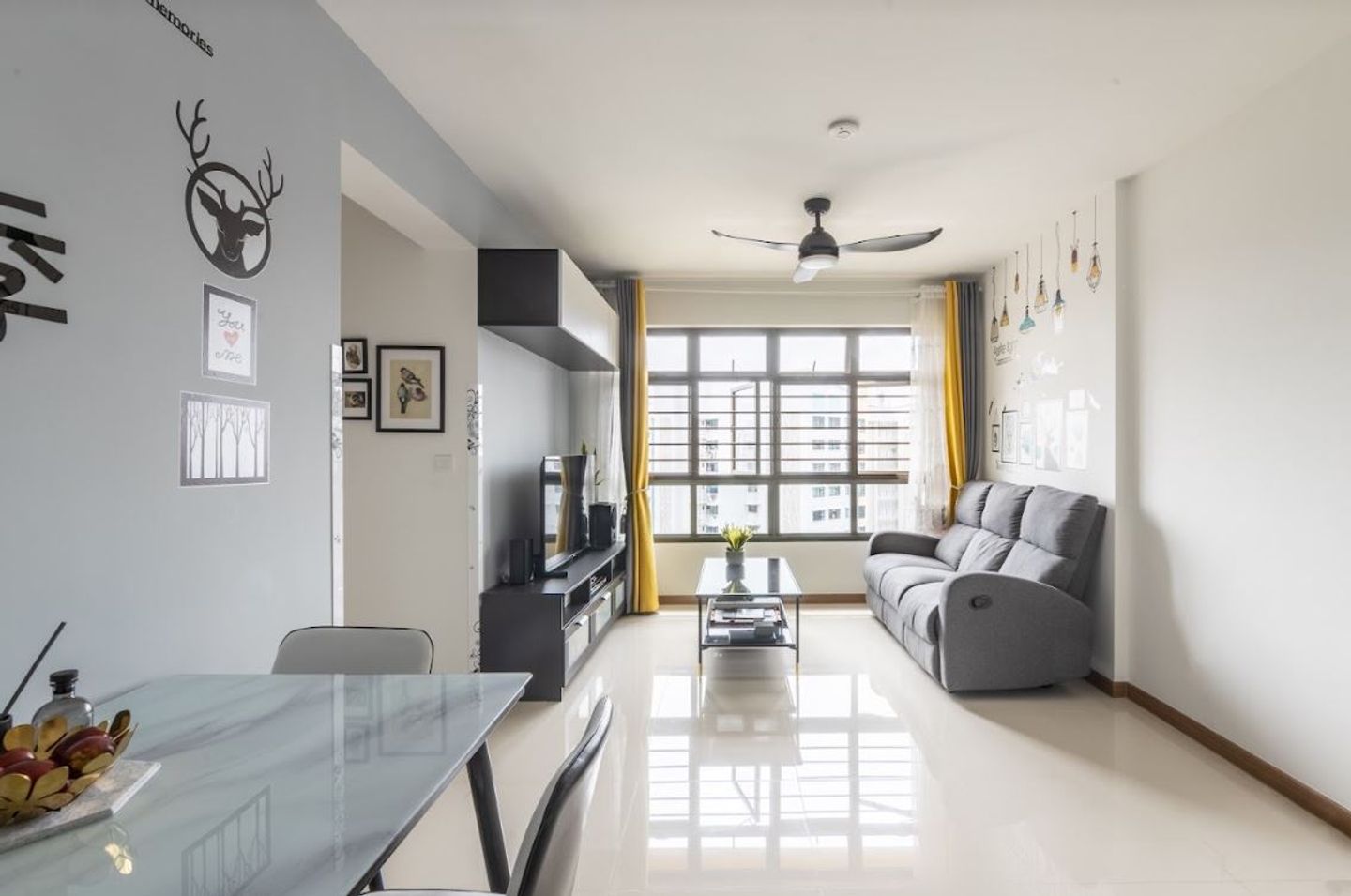 Minimalistic Living Room Design With TV Unit