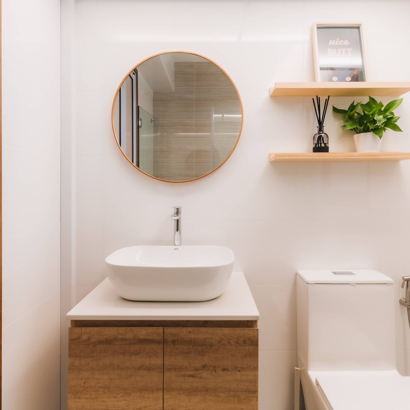 Minimal Scandinavian Design For Compact Bathrooms