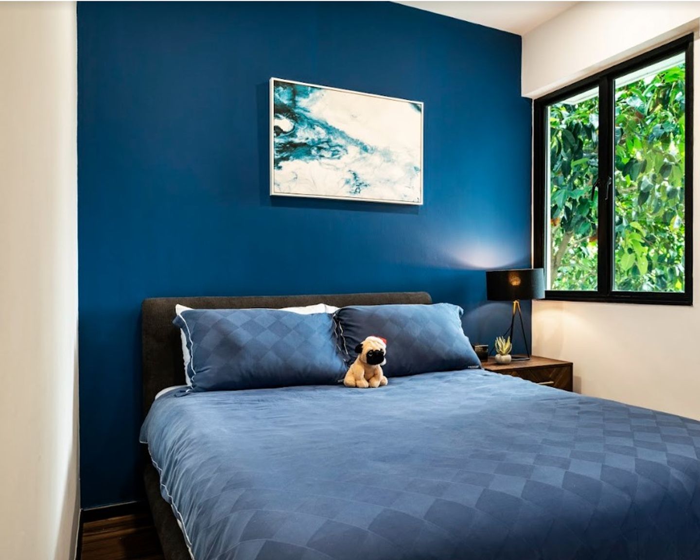 Blue And White Wall Paint Colours For Bedrooms - Livspace