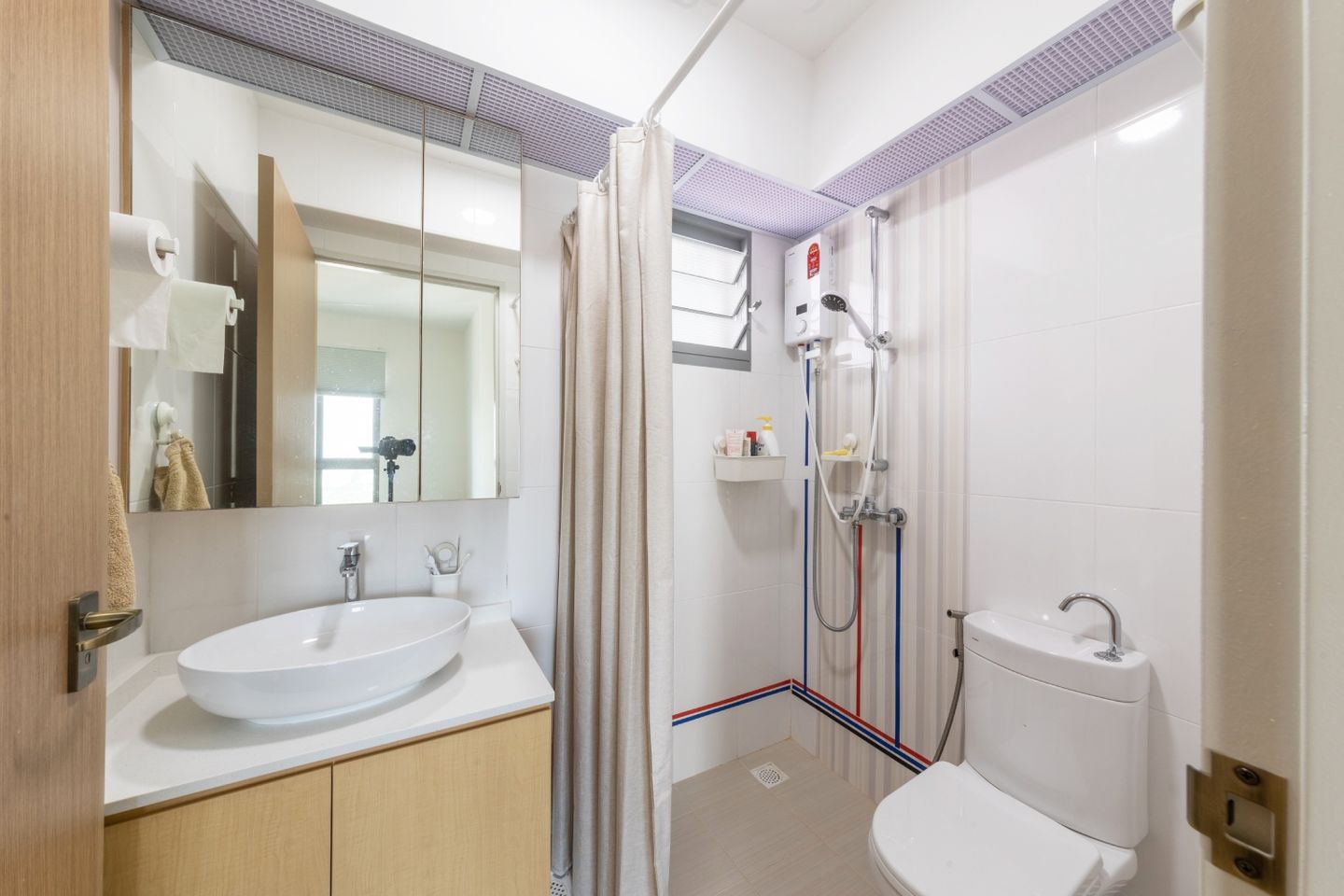 Bathroom Design With White Tiles - Livspace