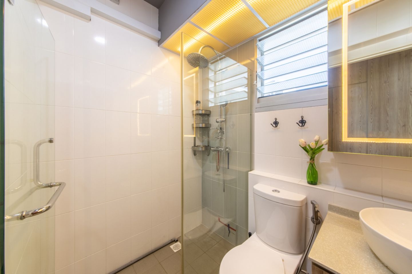 Contemporary White Bathroom Design - Livspace