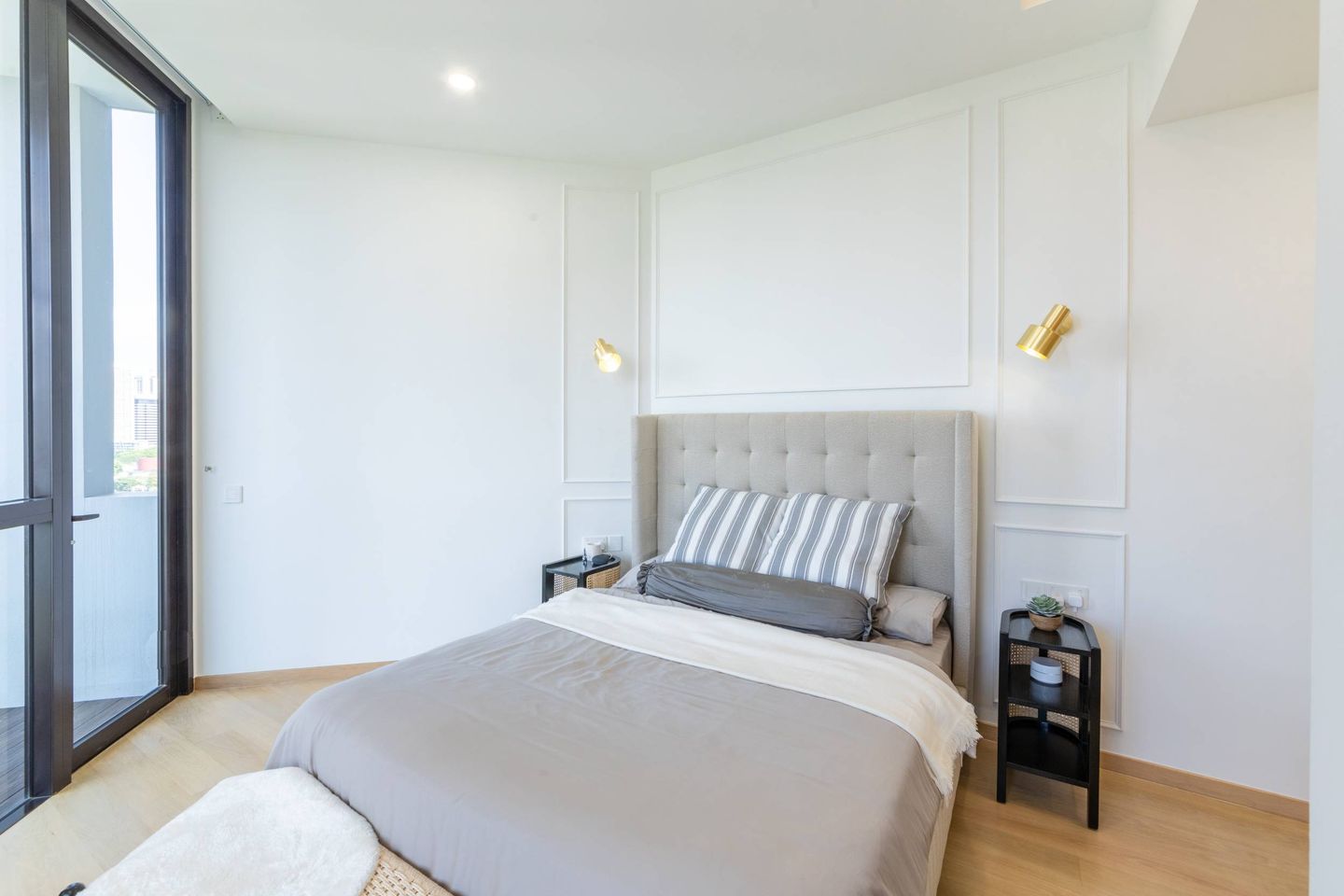 Transitional Master Bedroom With Queen Size Bed