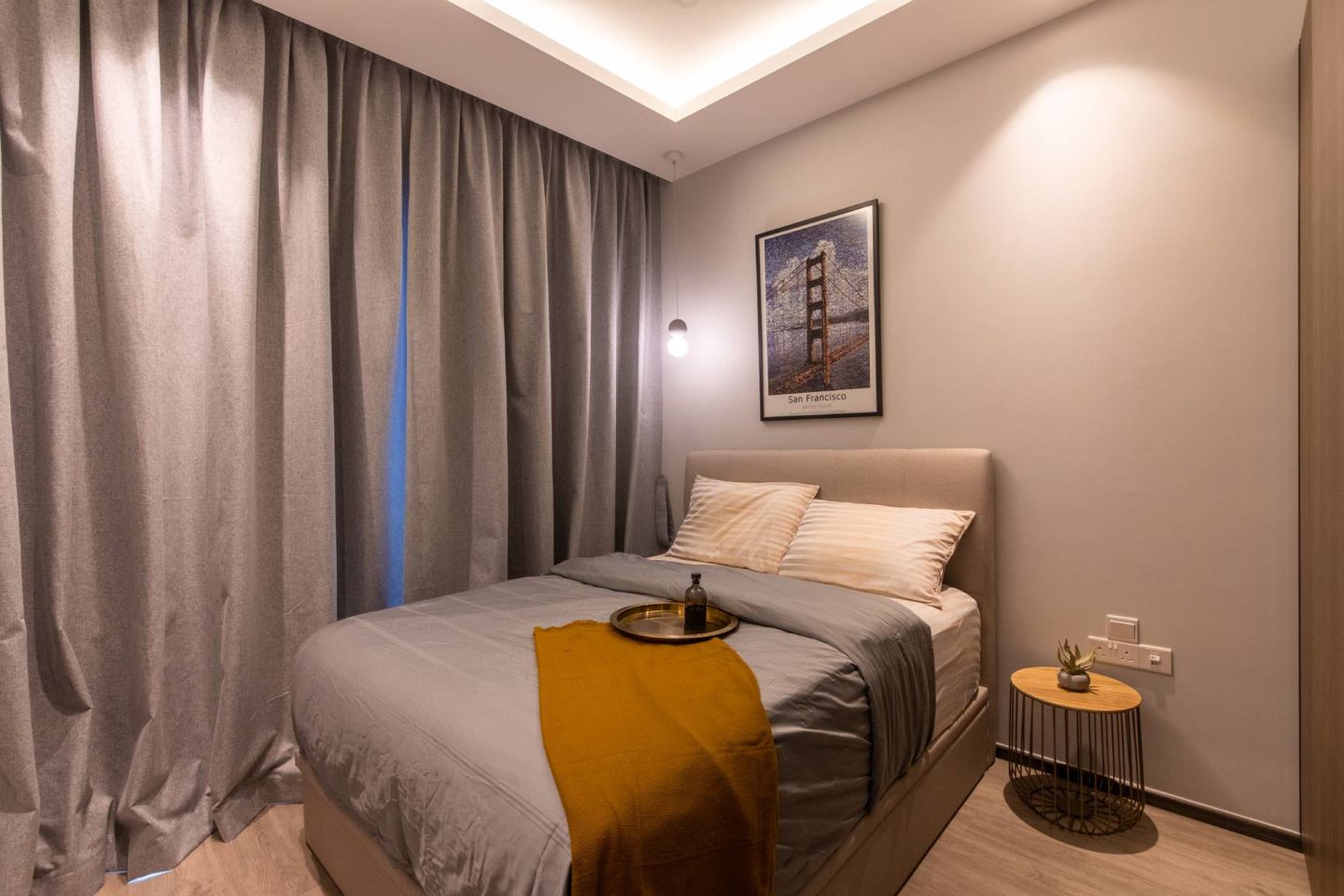 Bedroom Design With L-Shaped Lighting - Livspace