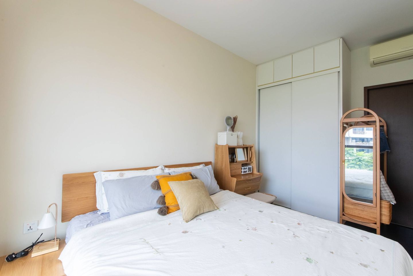 Bedroom Design With Dark Wooden Flooring - Livspace