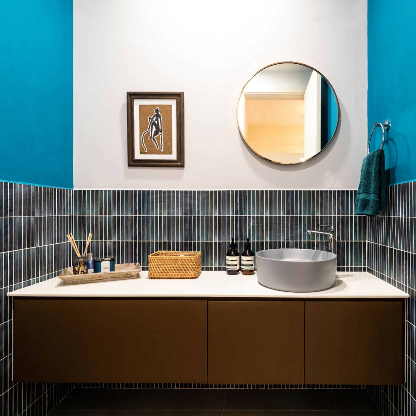 Blue Bathroom Design With Wall Art - Livspace