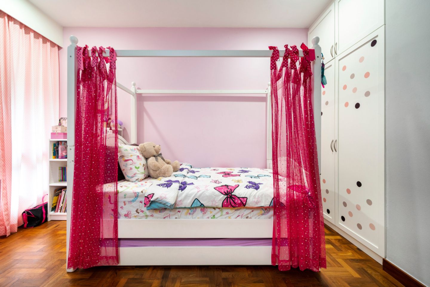 Pink Kid's Bedroom Design - Livspace