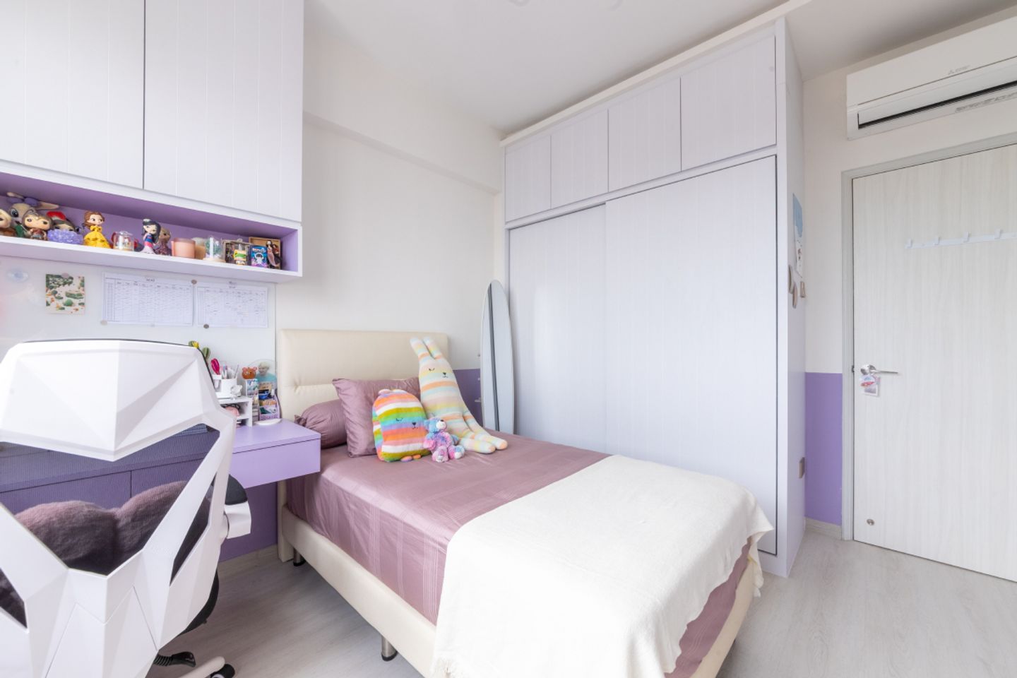 Purple & White Kid's Room - Livspace